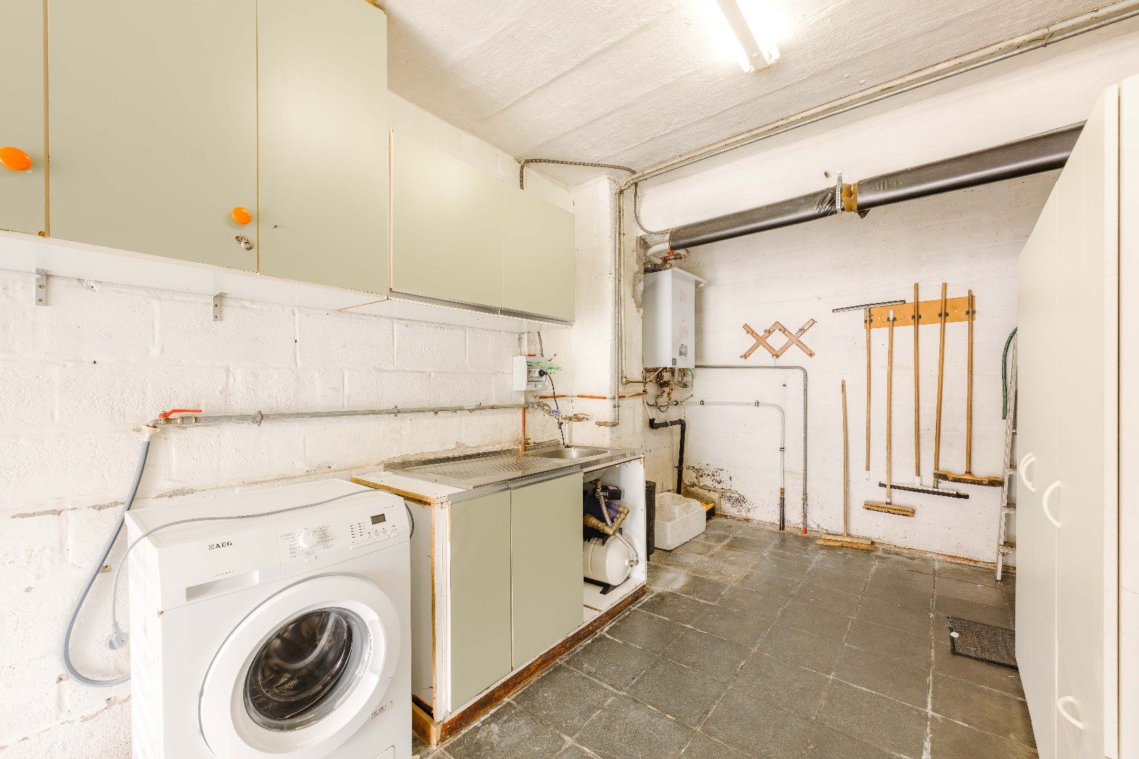 RUIME GEZINSWONING IN RUSTIGE WIJK MET TUIN | GARAGE | 4 SLPKS foto 9
