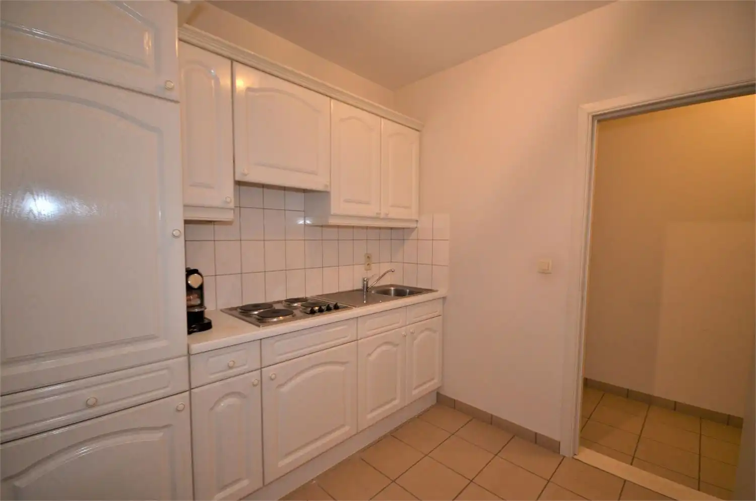 Ruim kantoor met burelen op zeer gunstige en commerciële locatie in Hamont-Achel. Ideaal voor een zelfstandige activiteit of vrij beroep! foto 10