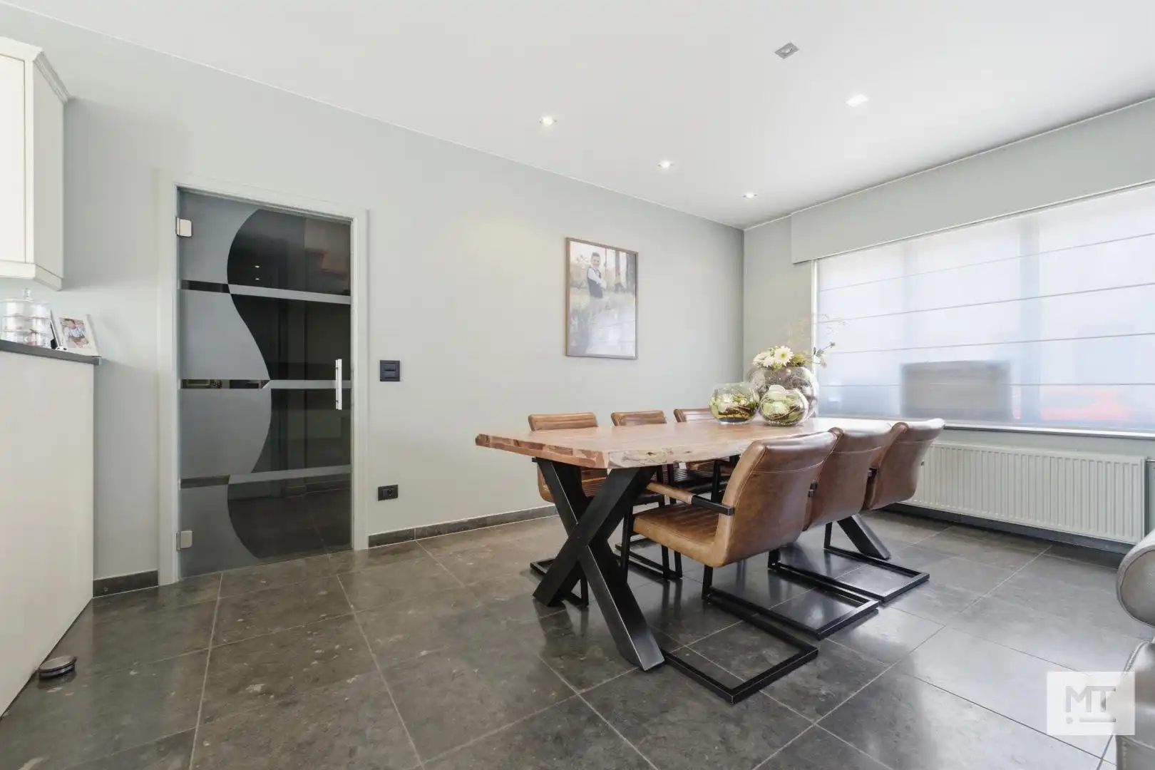 Ruime, instapklare woning met loods in het centrum van Wervik foto 11
