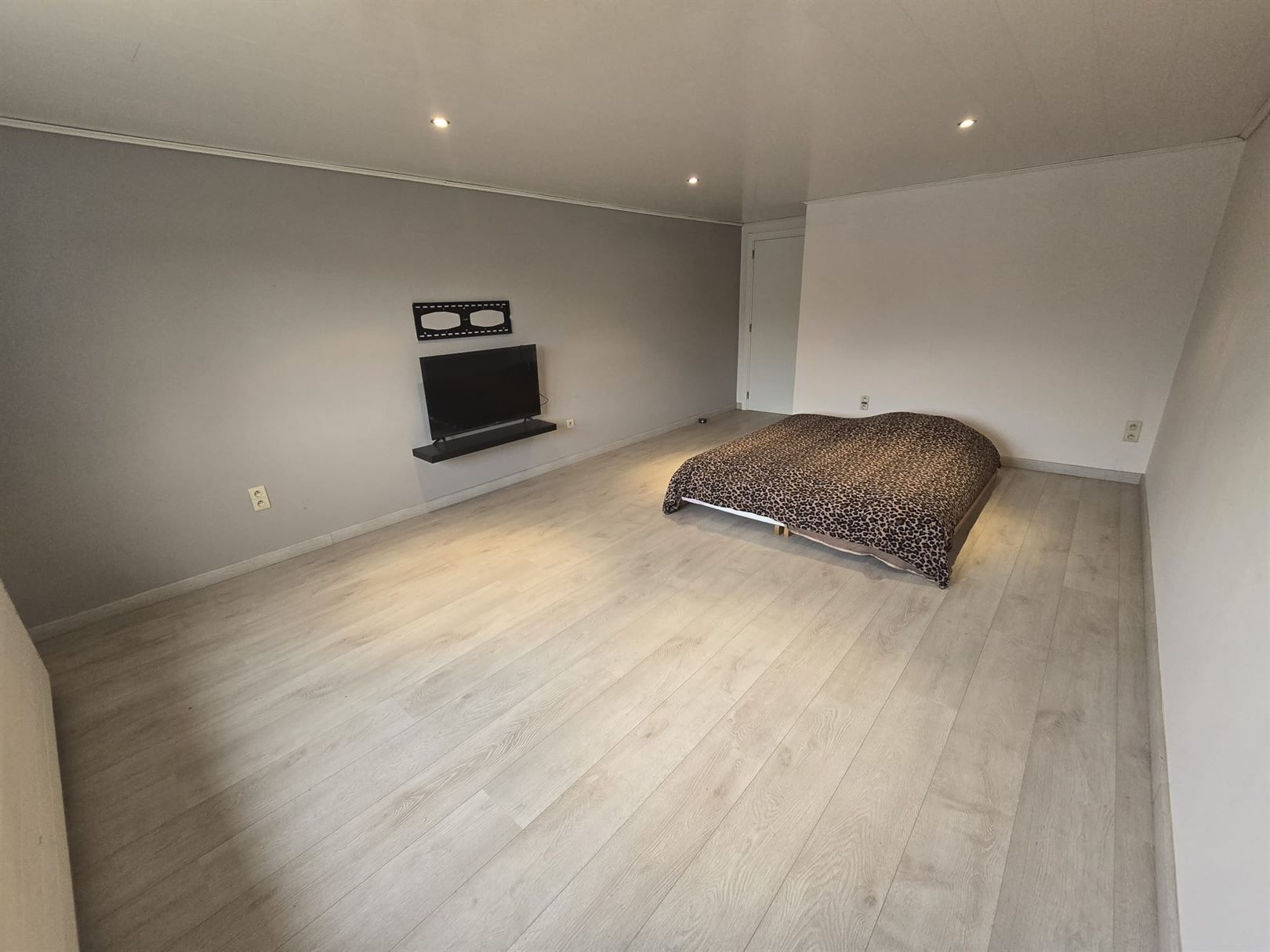 Half open bebouwing foto 16