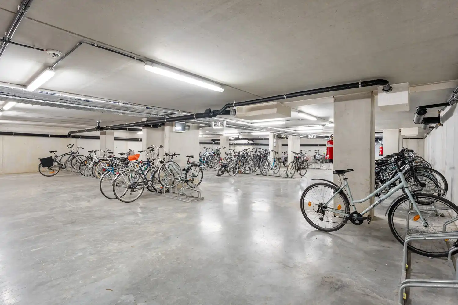 Modern en energiezuinig(A-label) appartement met 1 slaapkamer, een terras, een autostaanplaats, een kelder en een fietsenstalling te centrum Leuven! foto 23