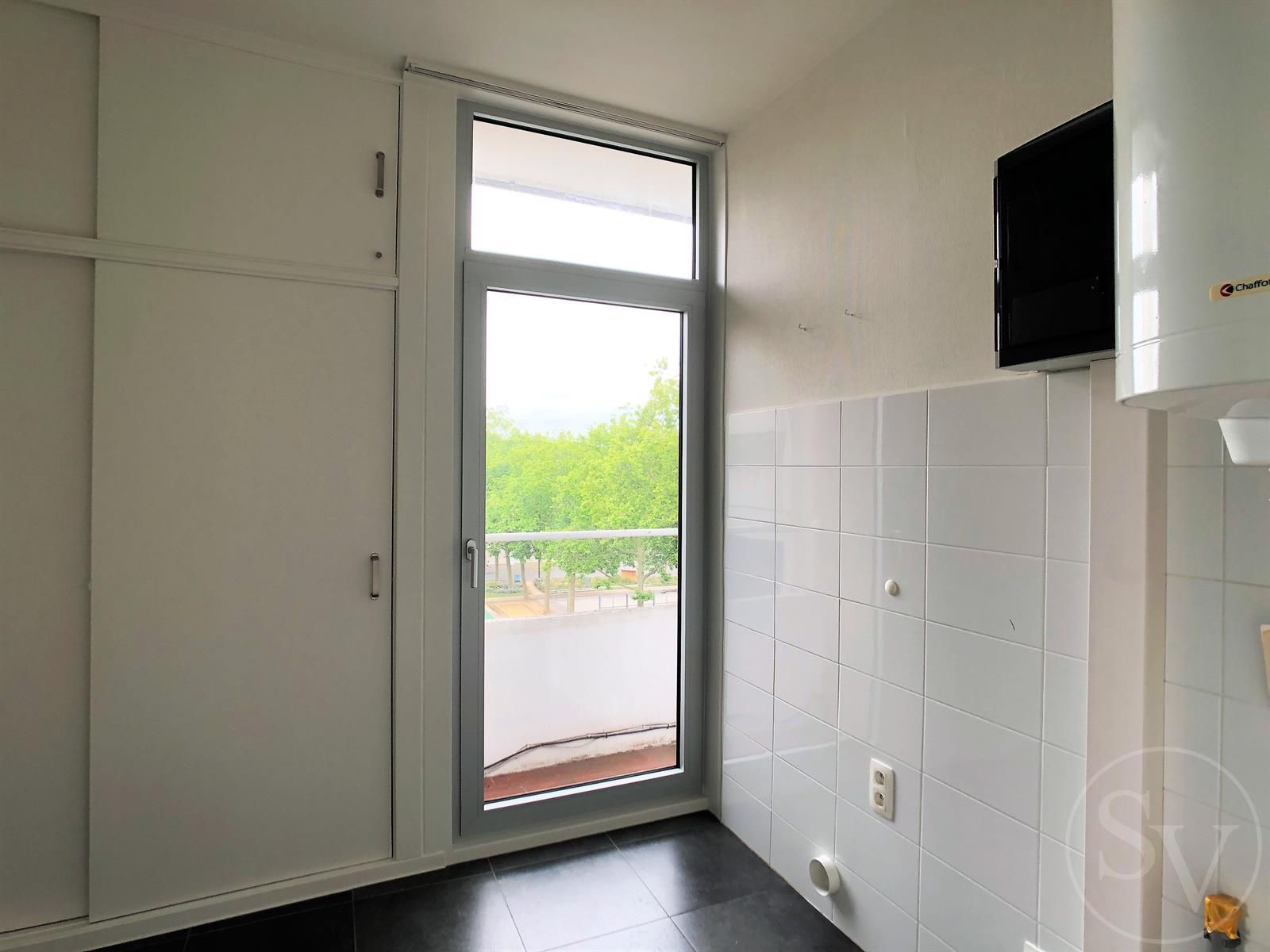 Appartement met 2 slaapkamers, balkon en garage. foto 11