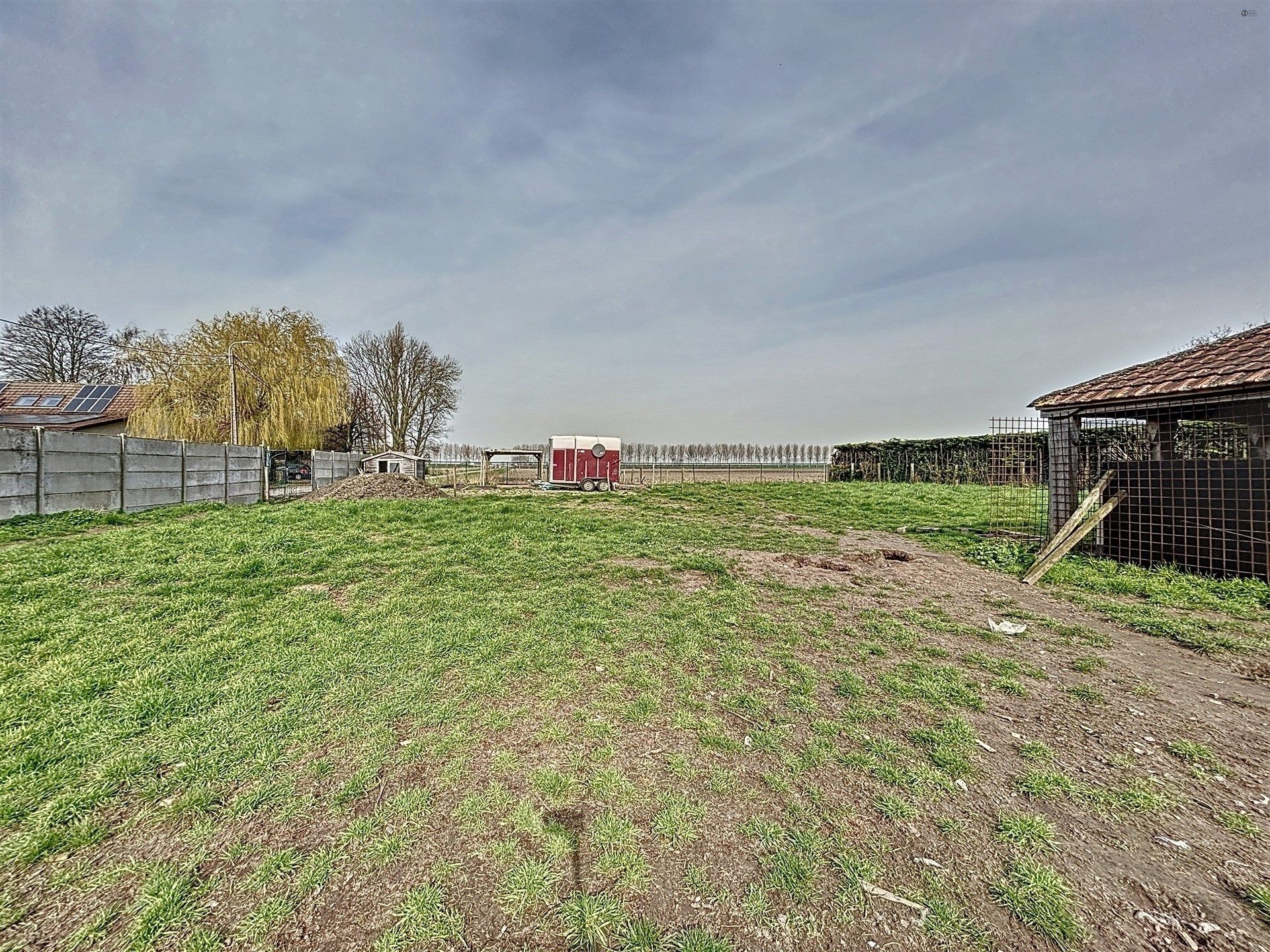 Woning met 3 slaapkamers en multifunctioneel bijgebouw op perceel van 1475m².  foto 13