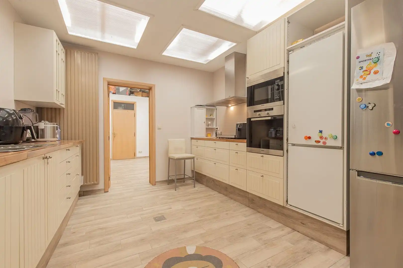Volledig gerenoveerde woning met zwemvijver en ruime garage foto 13