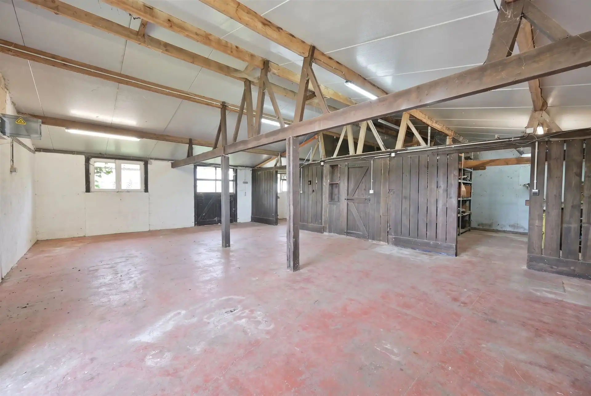 Veelzijdige woning met 5 slpks en bijgebouw van ca. 150 m² foto 27