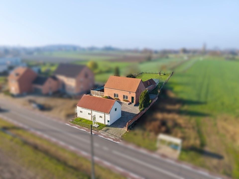 KARAKTERVOLLE WONING MET GROTE GARAGE OP EEN PRACHTIG PERCEEL VAN 13A50CA IN ALKEN foto 2