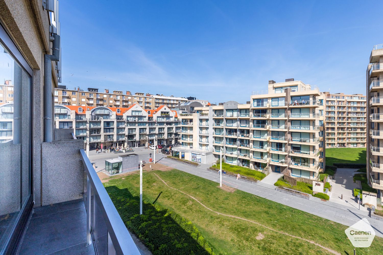 Gerenoveerd hoekappartement met 3 slaapkamers en mooi uitzicht foto 5
