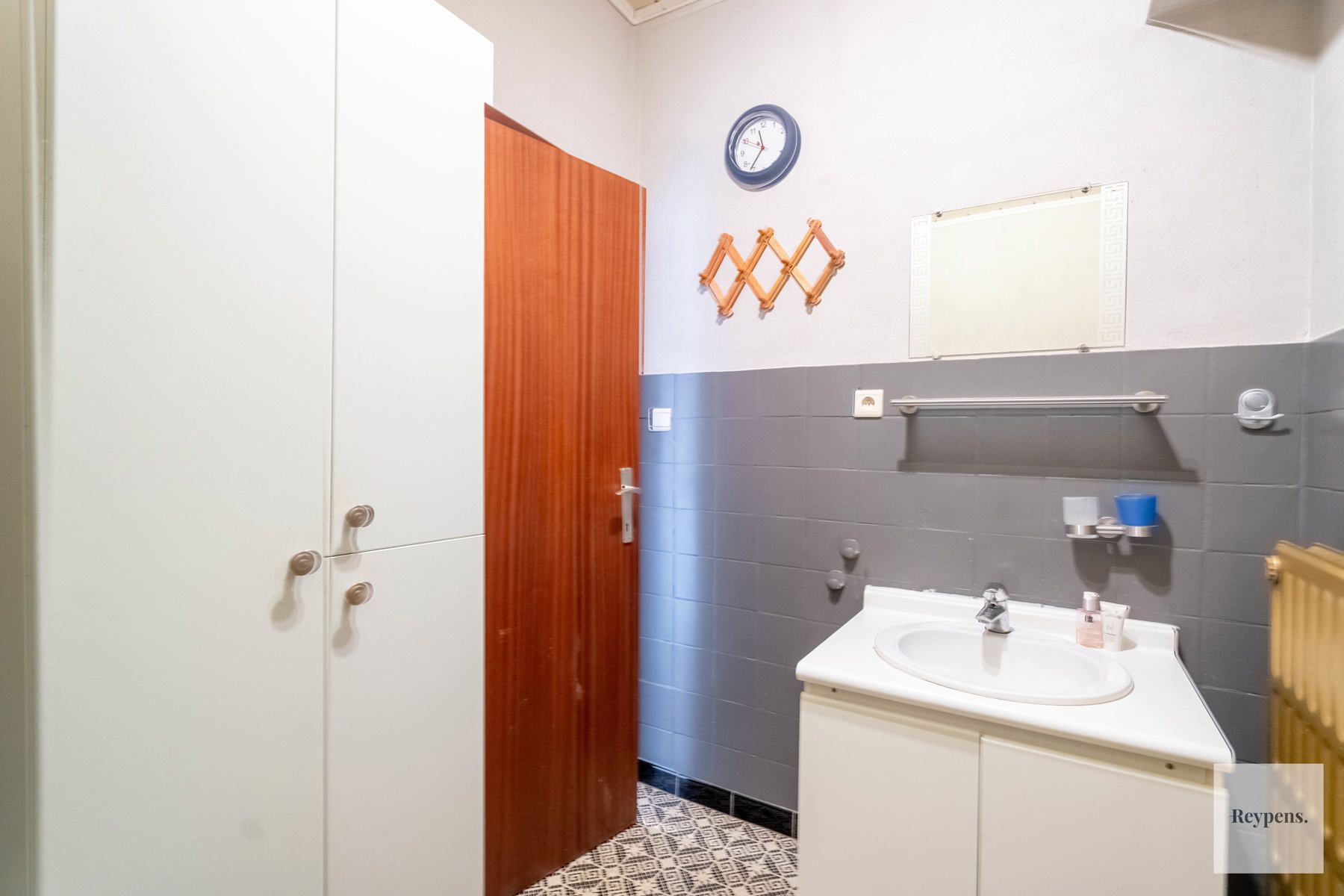 Op te frissen woning in een rustige wijk foto 9