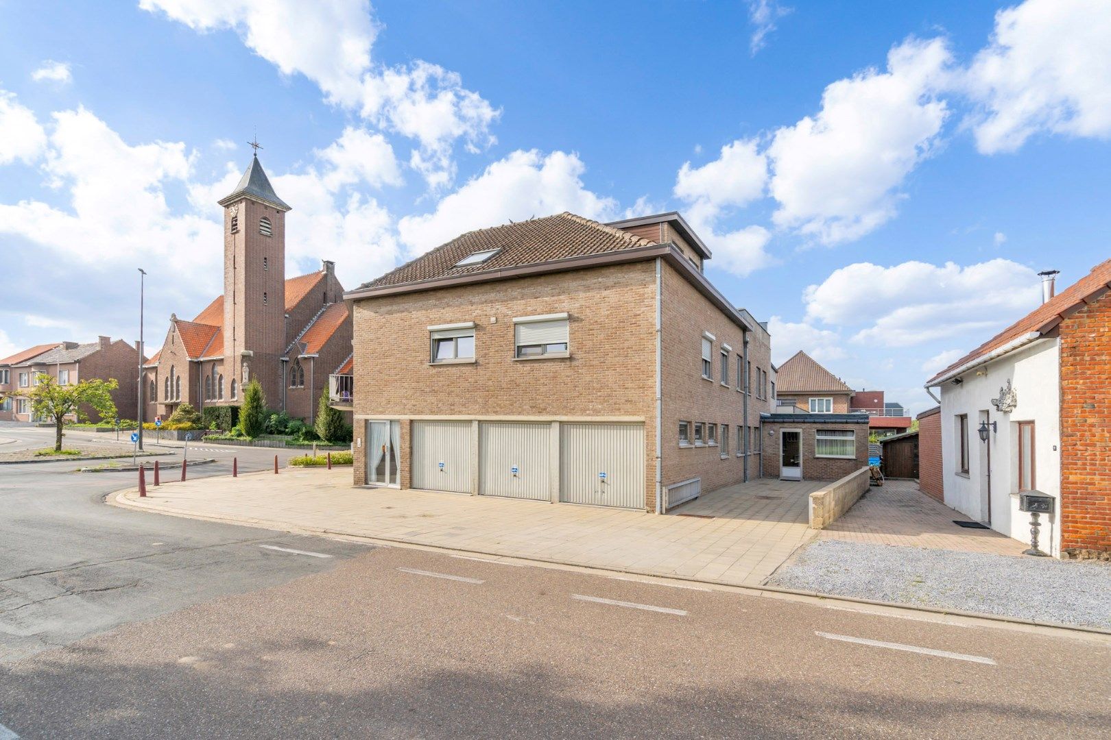 Ruim gelijkvloersappartement met 2 slaapkamers en individuele garage foto 21