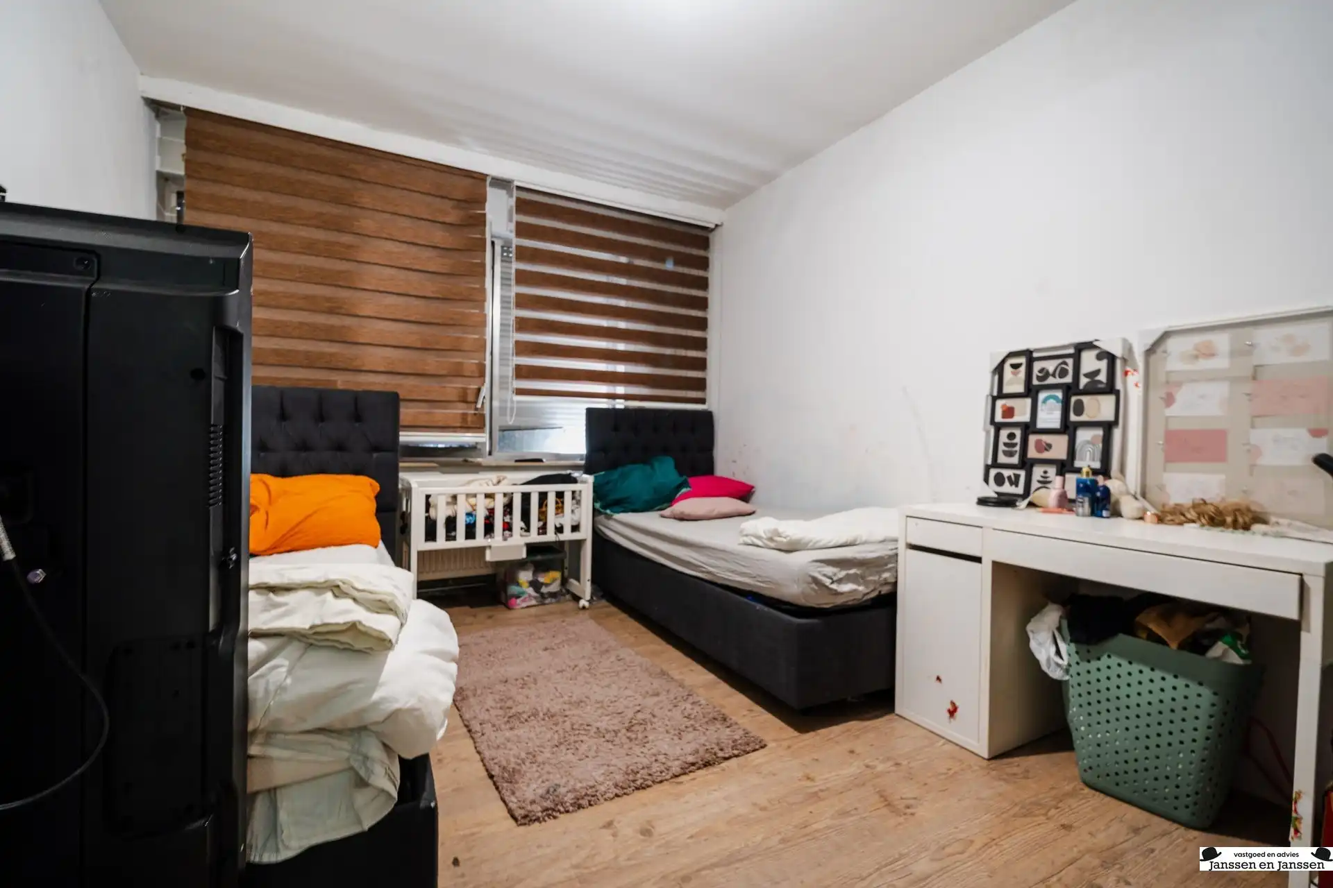 Te renoveren ruim appartement op toplocatie in Borgerhout! foto 10