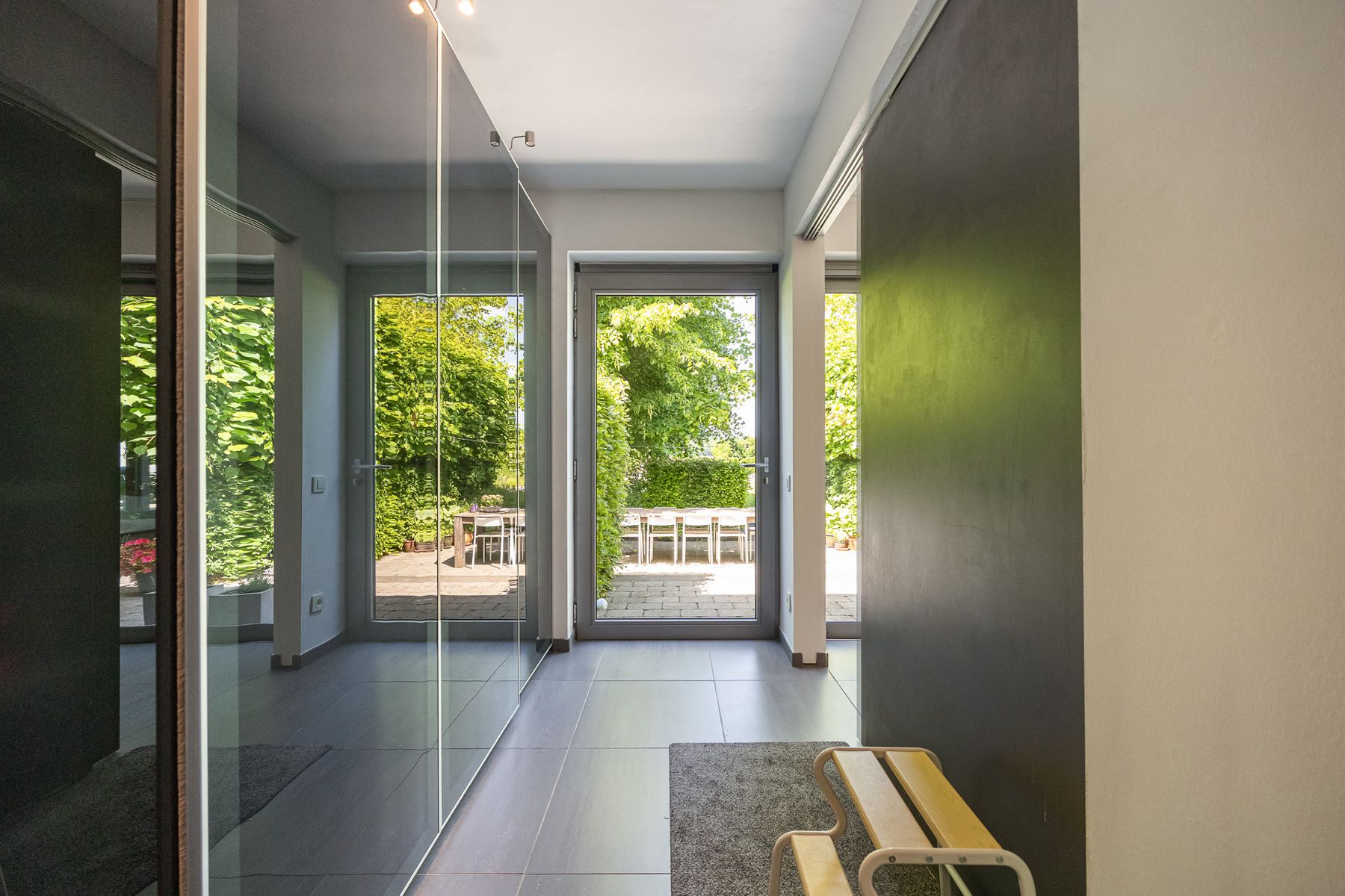 Ruime gezinswoning met 5 slk, verwarmd zwembad en tuin. foto 19