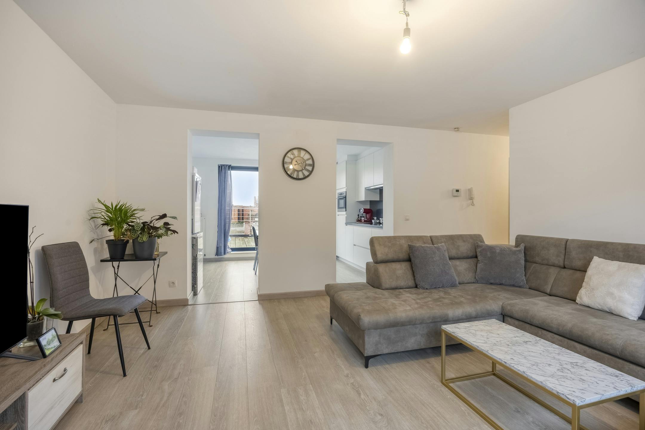 Opbrengsteigendom te koop in centrum van Eeklo foto 19