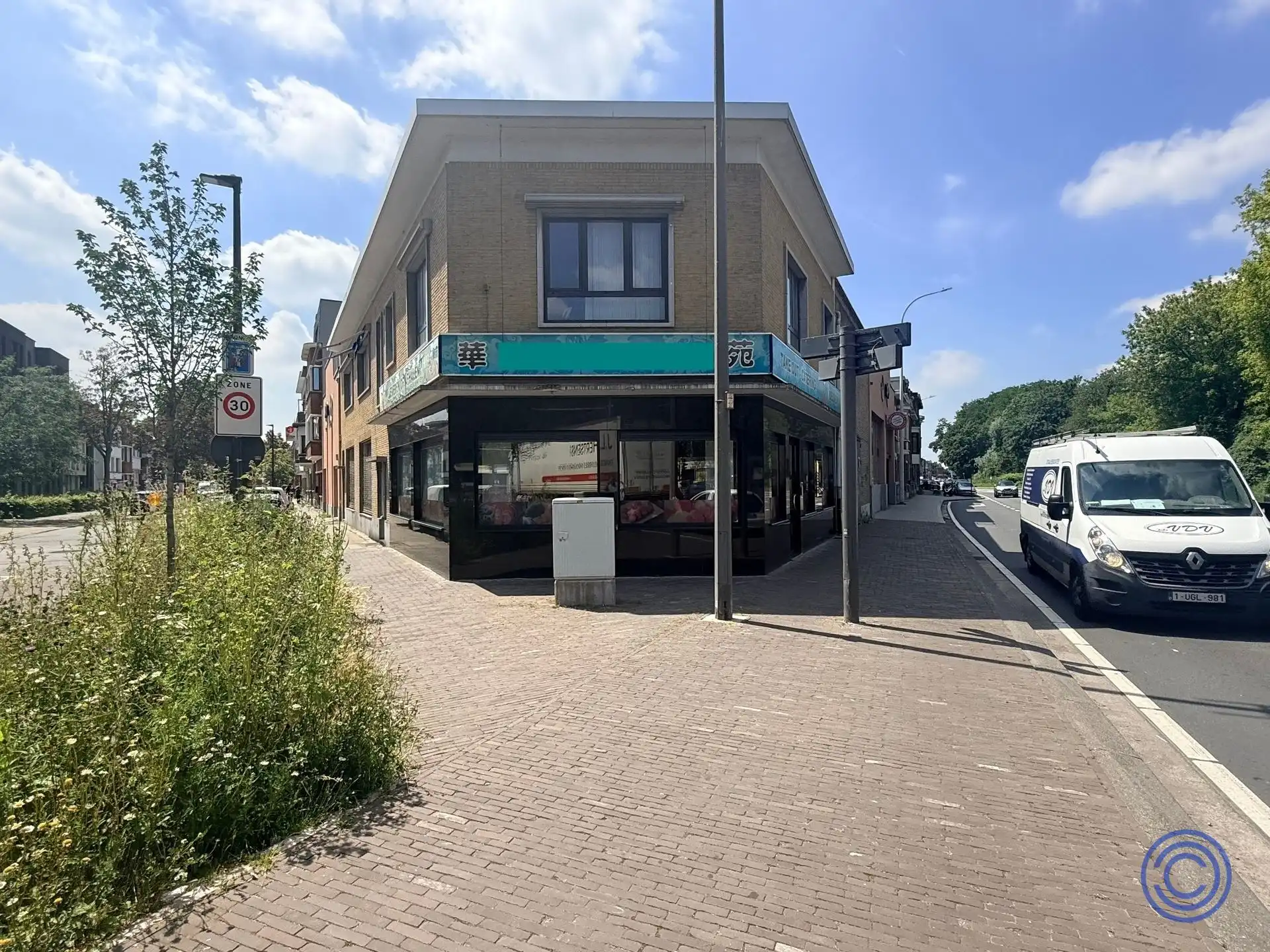 Projectgebouw met enorm (nieuwbouw) potentieel! foto 2