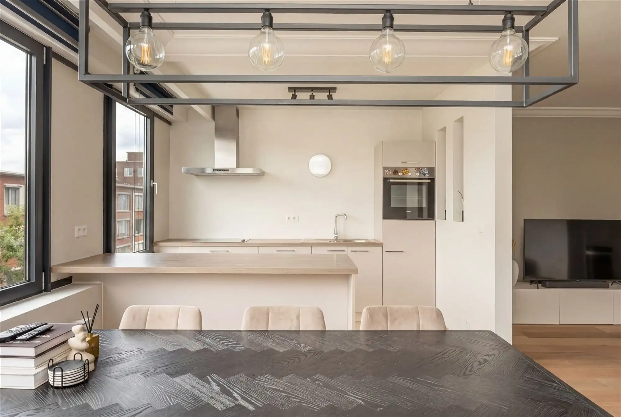 Instapklaar appartement met 2 slaapkamers en terras foto 3