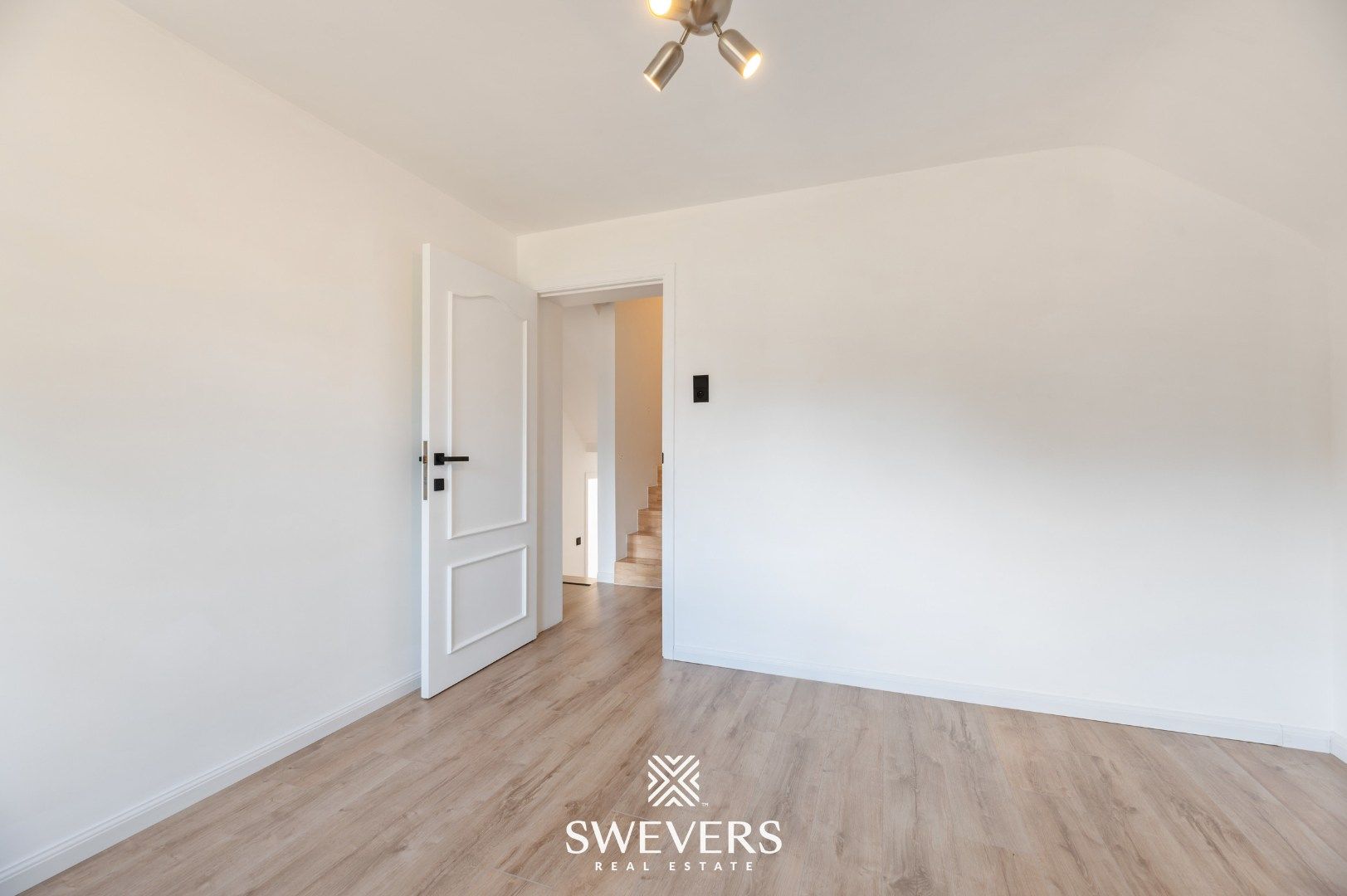 Riante splitlevelwoning op ruim perceel foto 20