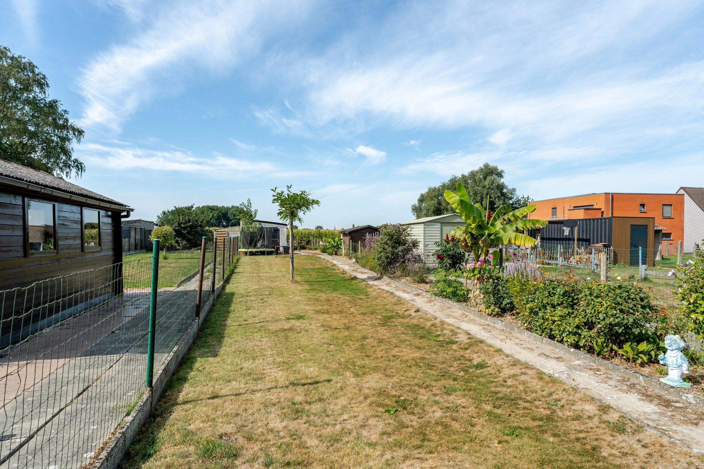 RUIME WONING MET TUIN EN GARAGE foto 12