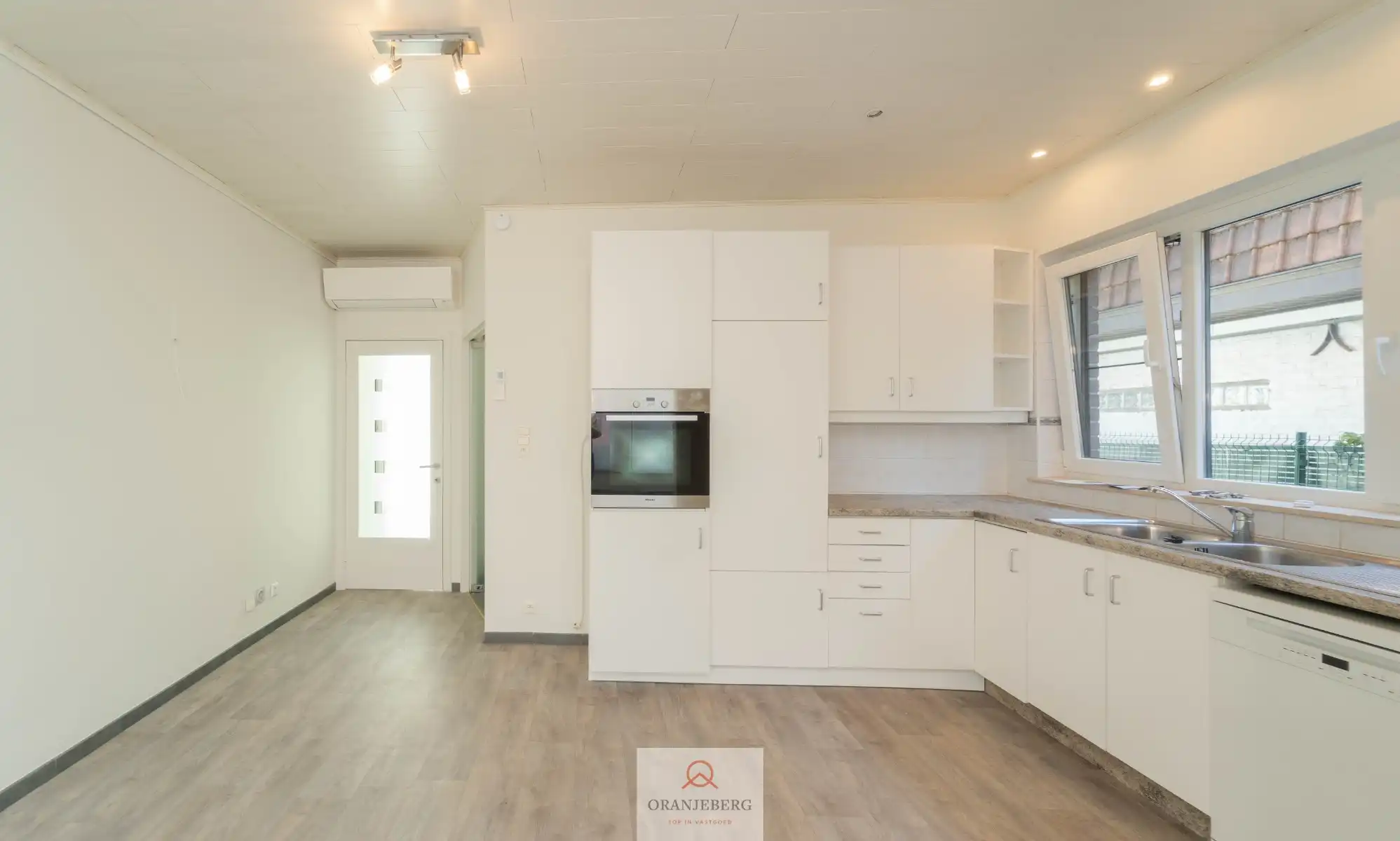 Schitterend gelegen woning met tuin in Mariakerke! foto 12