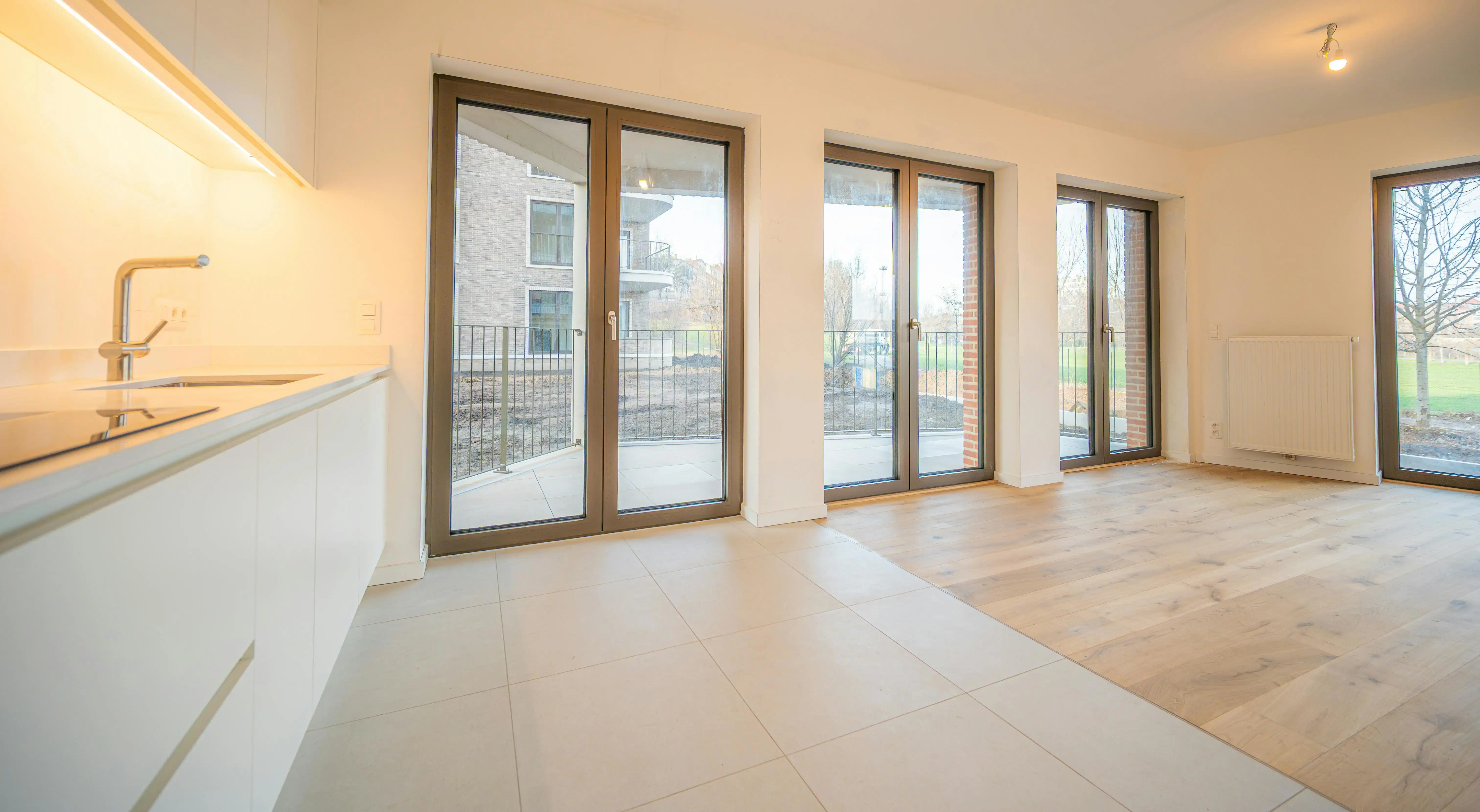 Scarlet - meteen beschikbaar foto 8