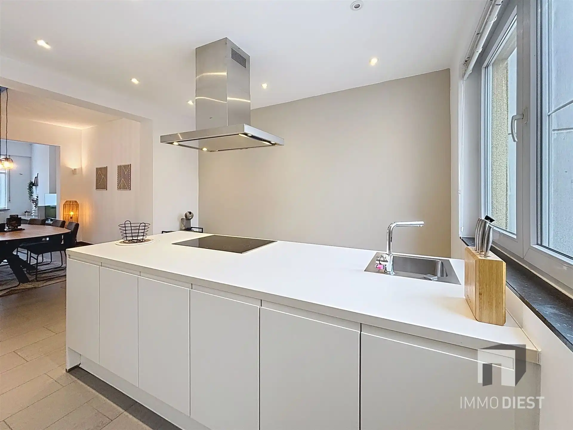 Trendy gerenoveerde woning met 3 slaapkamers foto 13