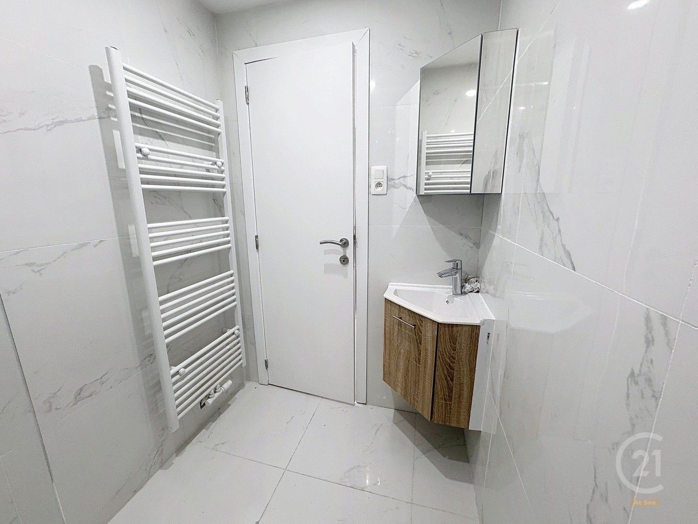 Prachtig gerenoveerd appartement met 2 slaapkamers + kinderkamer aan de Zeedijk in Middelkerke foto 13