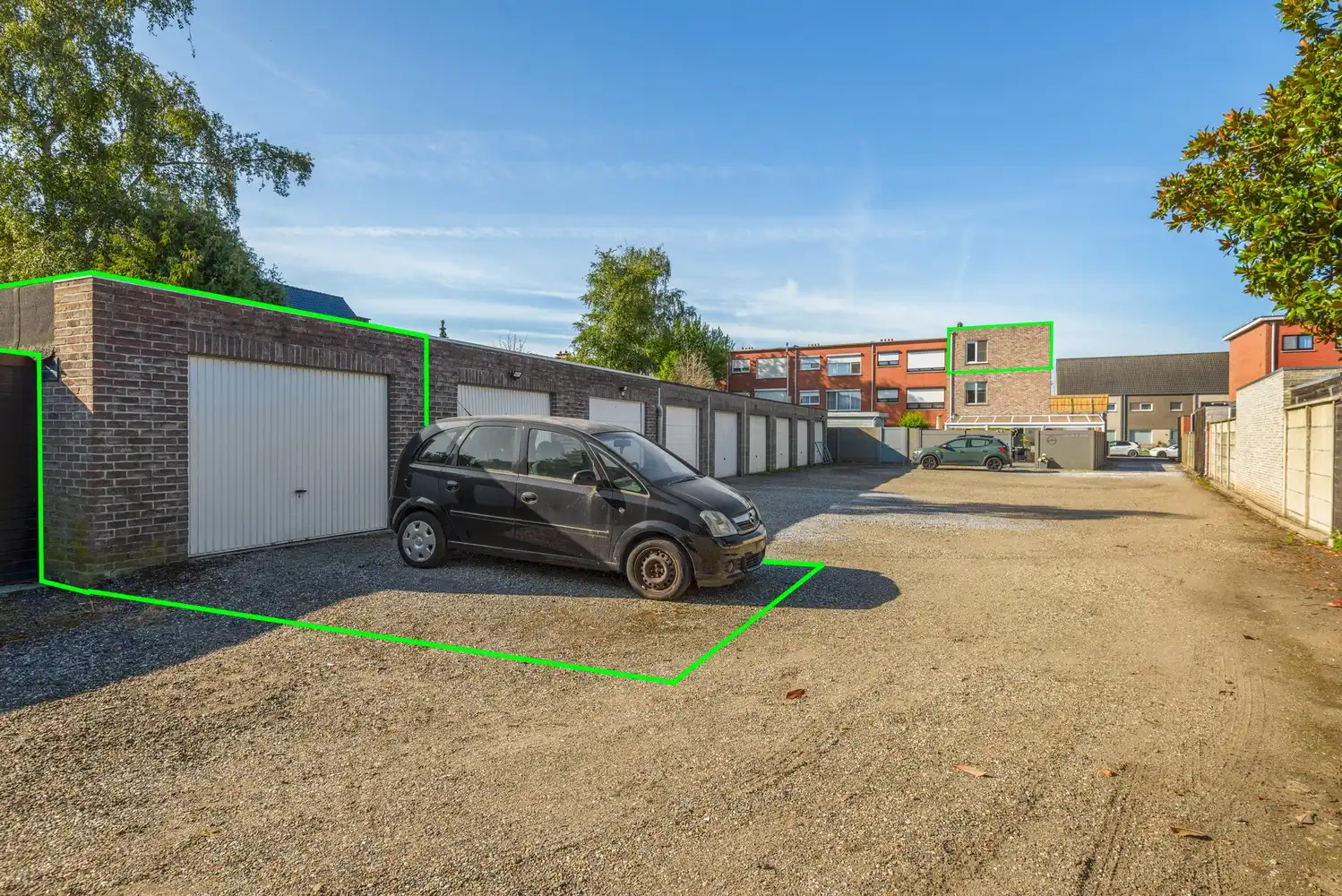 Instapklaar 2-slaapkamer appartement met royale garagebox en autostaanplaats! foto 17