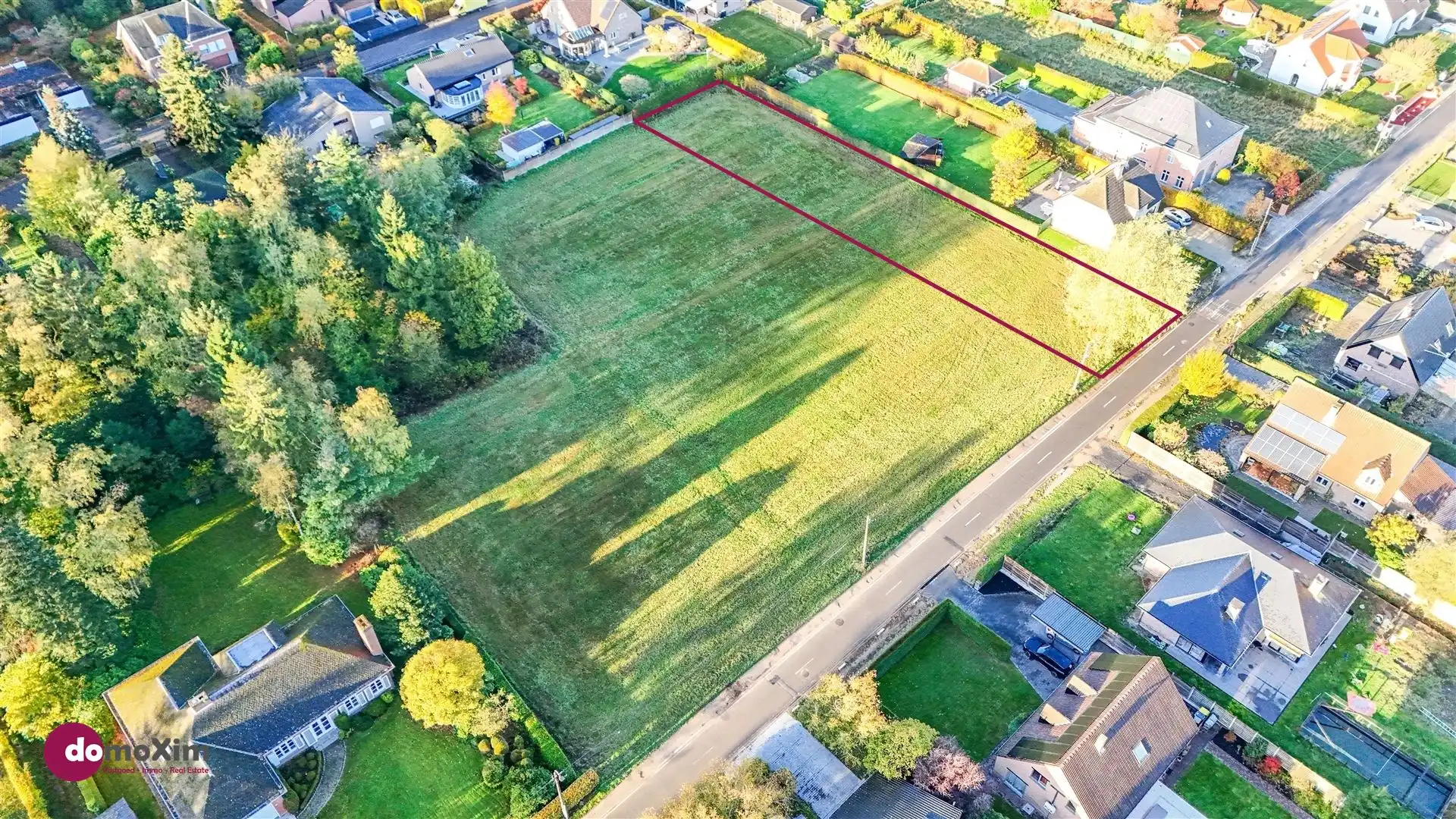 Mooi perceel voor open bebouwing in rustige straat vlak bij het centrum van Schiplaken foto {{pictureIndex}}