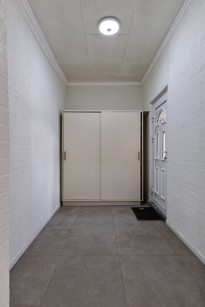 RUIME, LICHTRIJKE ALLEENSTAANDE WONING MET VEEL POTENTIEEL foto 6