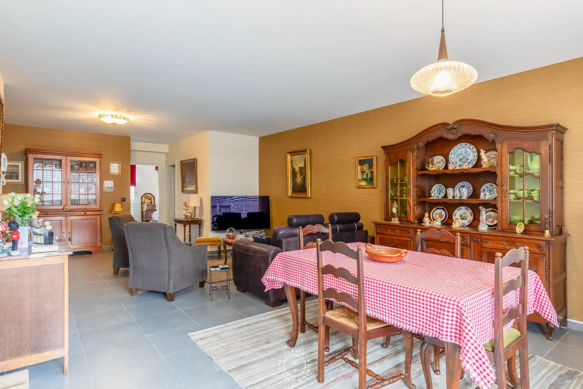 Zeer verzorgd interessant 3 slaapkamer appartement met autostaanplaats foto 8