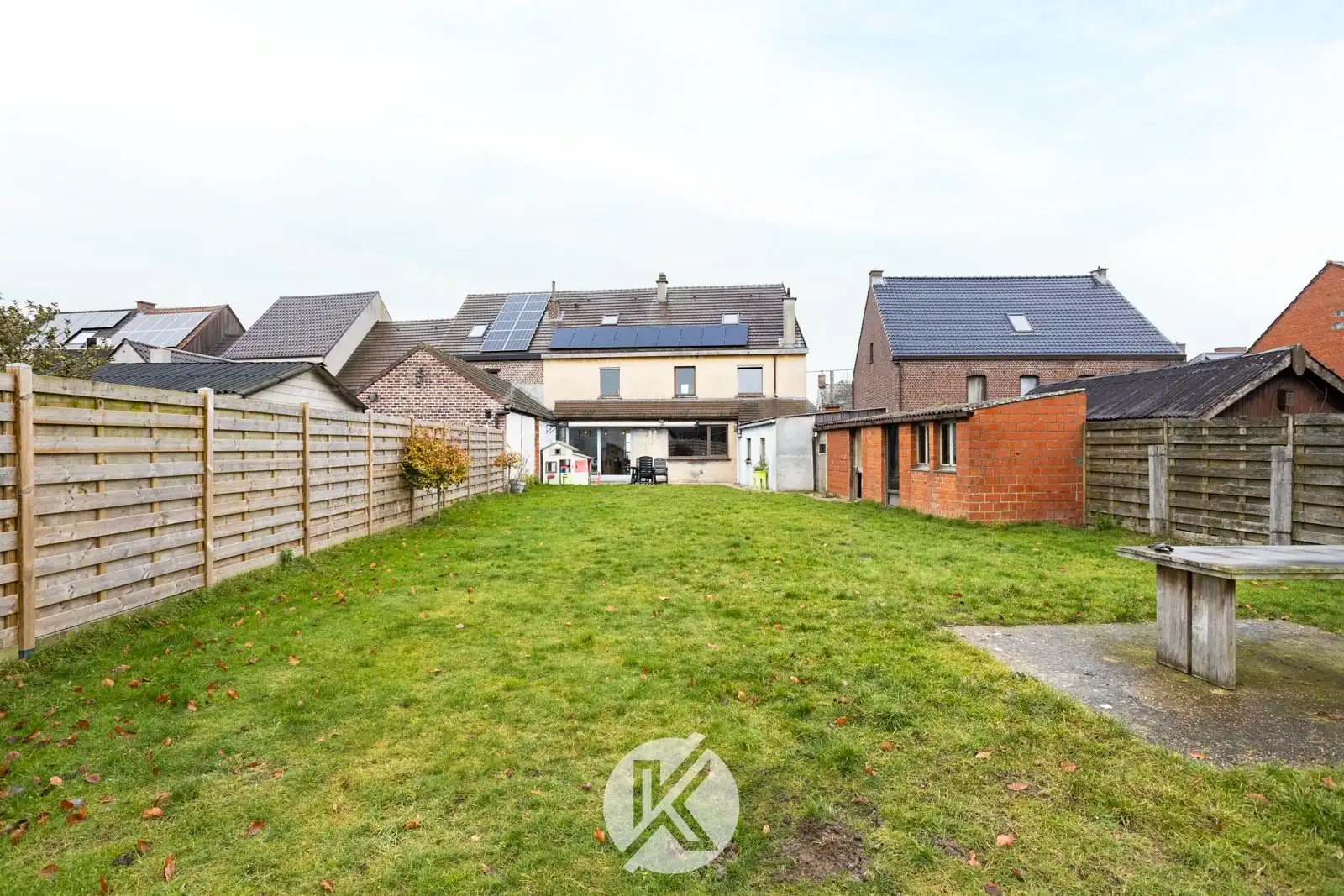 Centraal gelegen woning op een perceel van 10 are foto 28