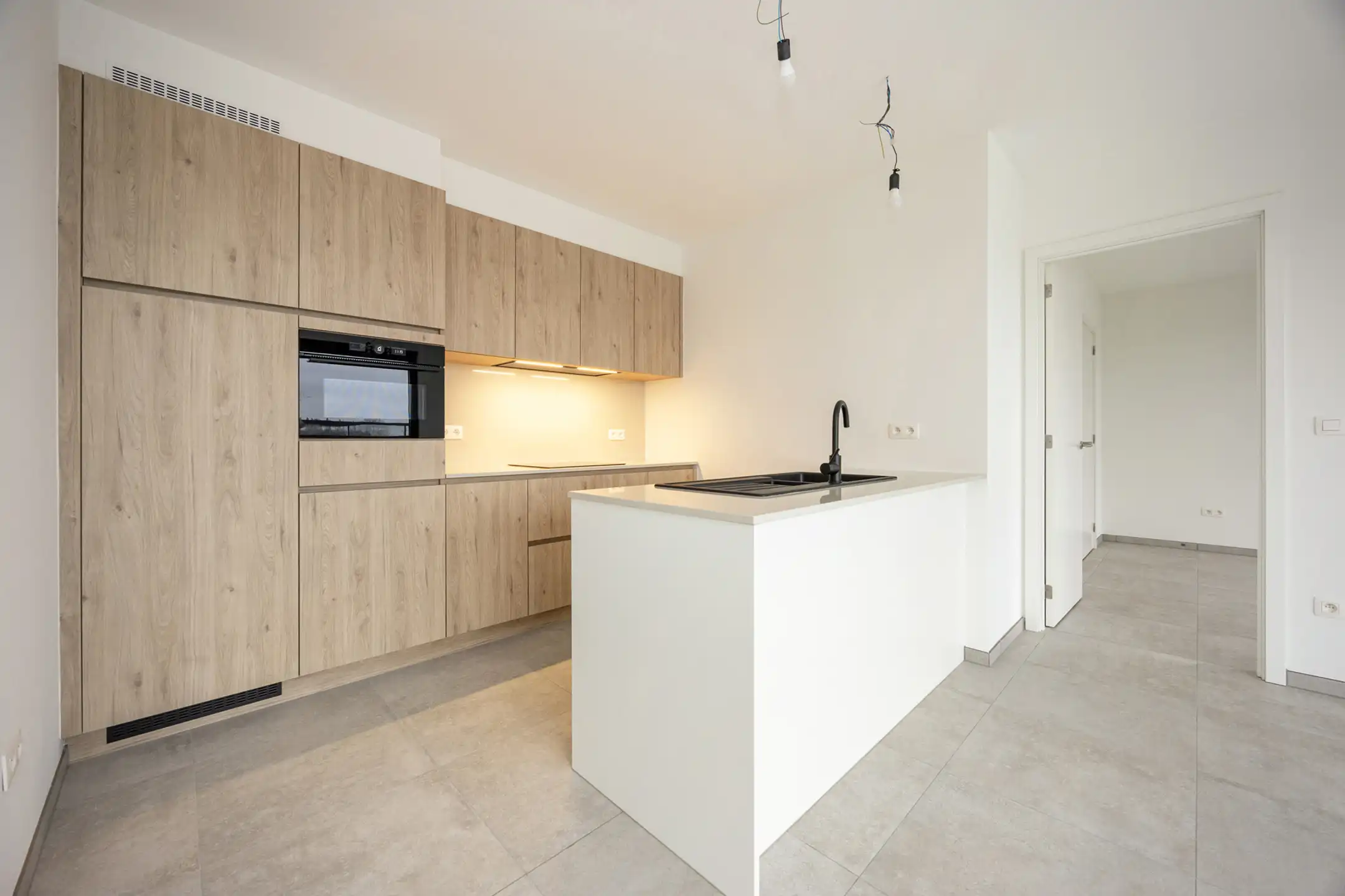 Nieuwbouw penthouse met 1 slaapkamer en terras foto {{pictureIndex}}