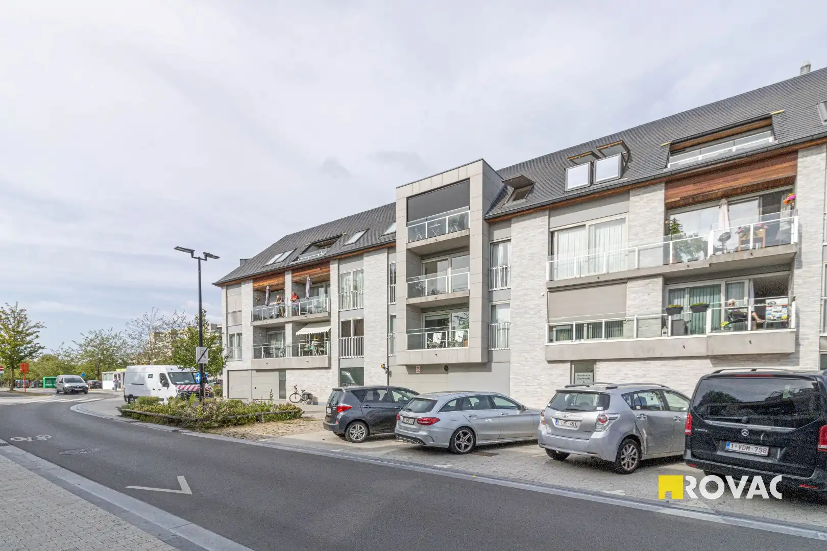 Zeer verzorgd appartement met zonneterras, autostaanplaats met EPC-label A foto 2