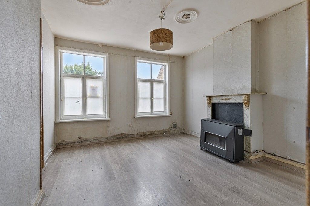 ALVERINGEM: Te renoveren/te slopen woonhuis "echt niet ver van de platse" met zongerichte tuin op 478m² grondoppervlakte. foto 7