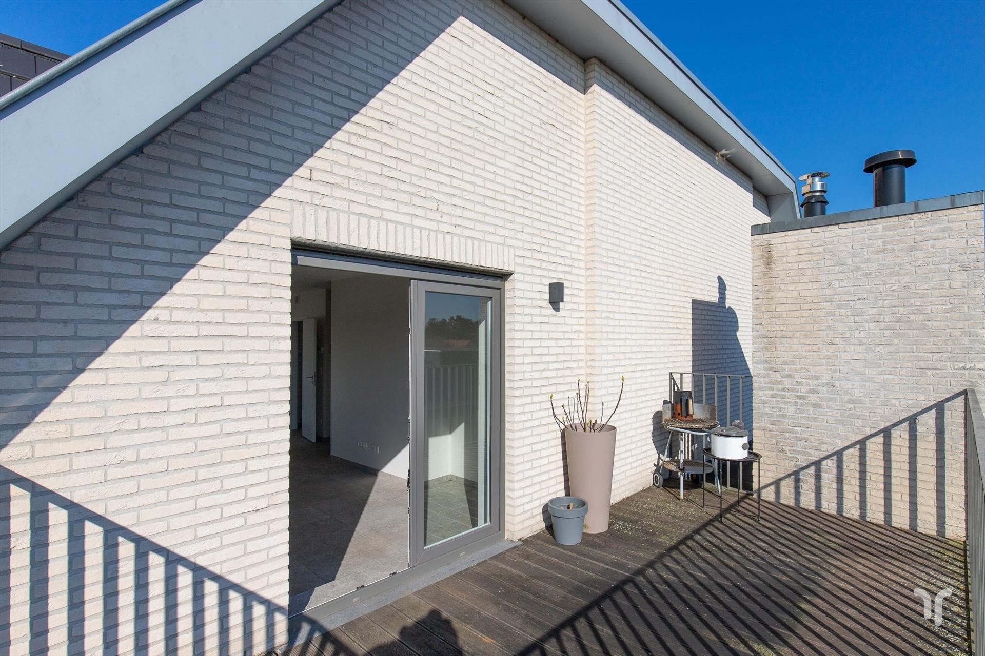 Recent (2017) en Instapklaar appartement met ultiem wooncomfort, goedgelegen te Roksem. foto 12