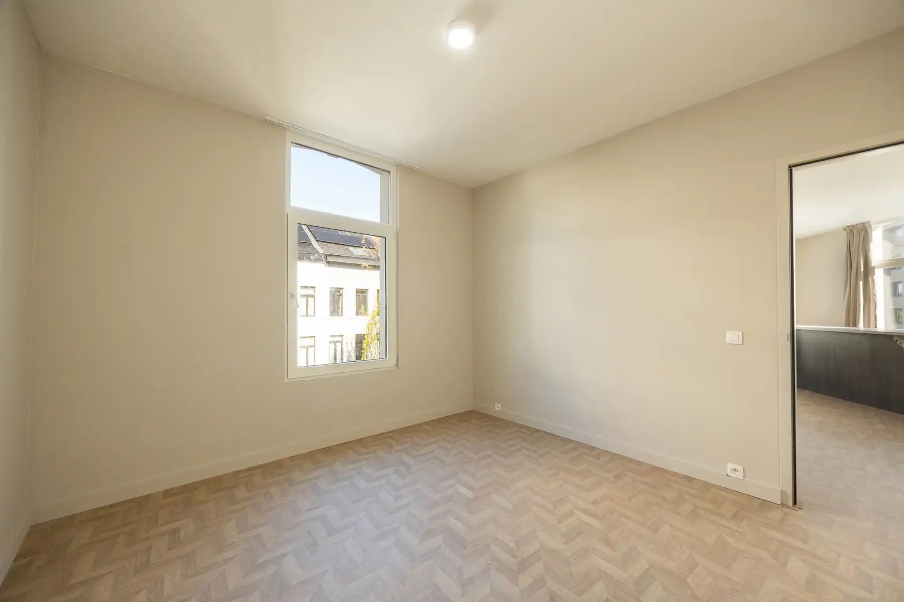 Kwalitatief gerenoveerd appartement op gegeerde locatie! foto 8