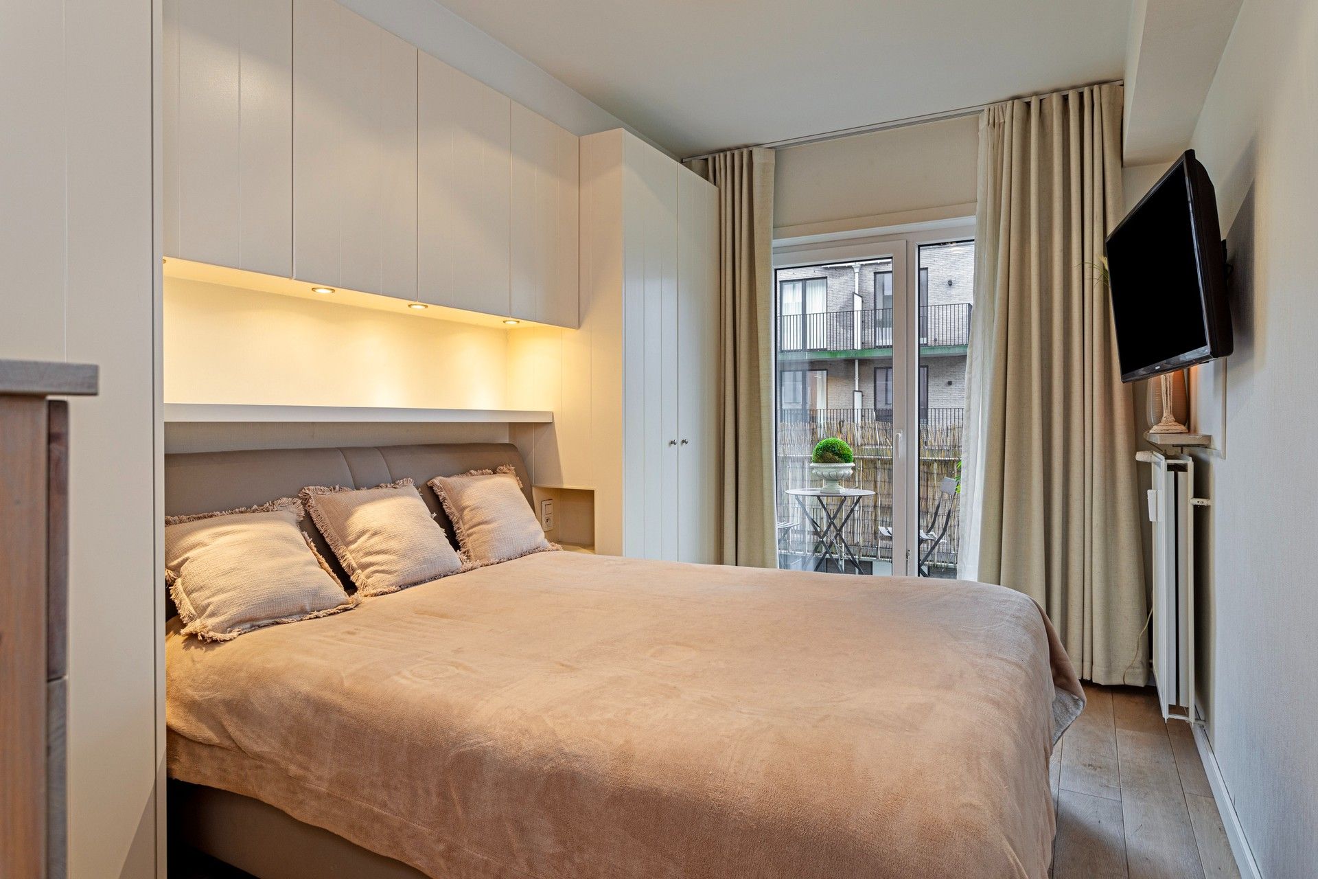 Gemeubeld: Prachtige pied-à-terre aan het Rubensplein foto 11