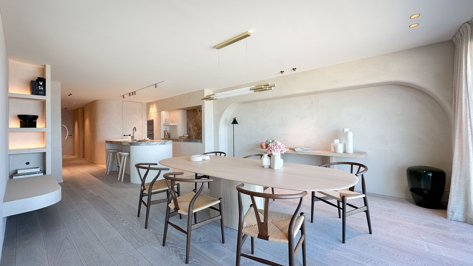 Uitzonderlijk appartement met frontaal zeezicht tussen het Albertplein, de Kustlaan en de wandeldijk. foto 7