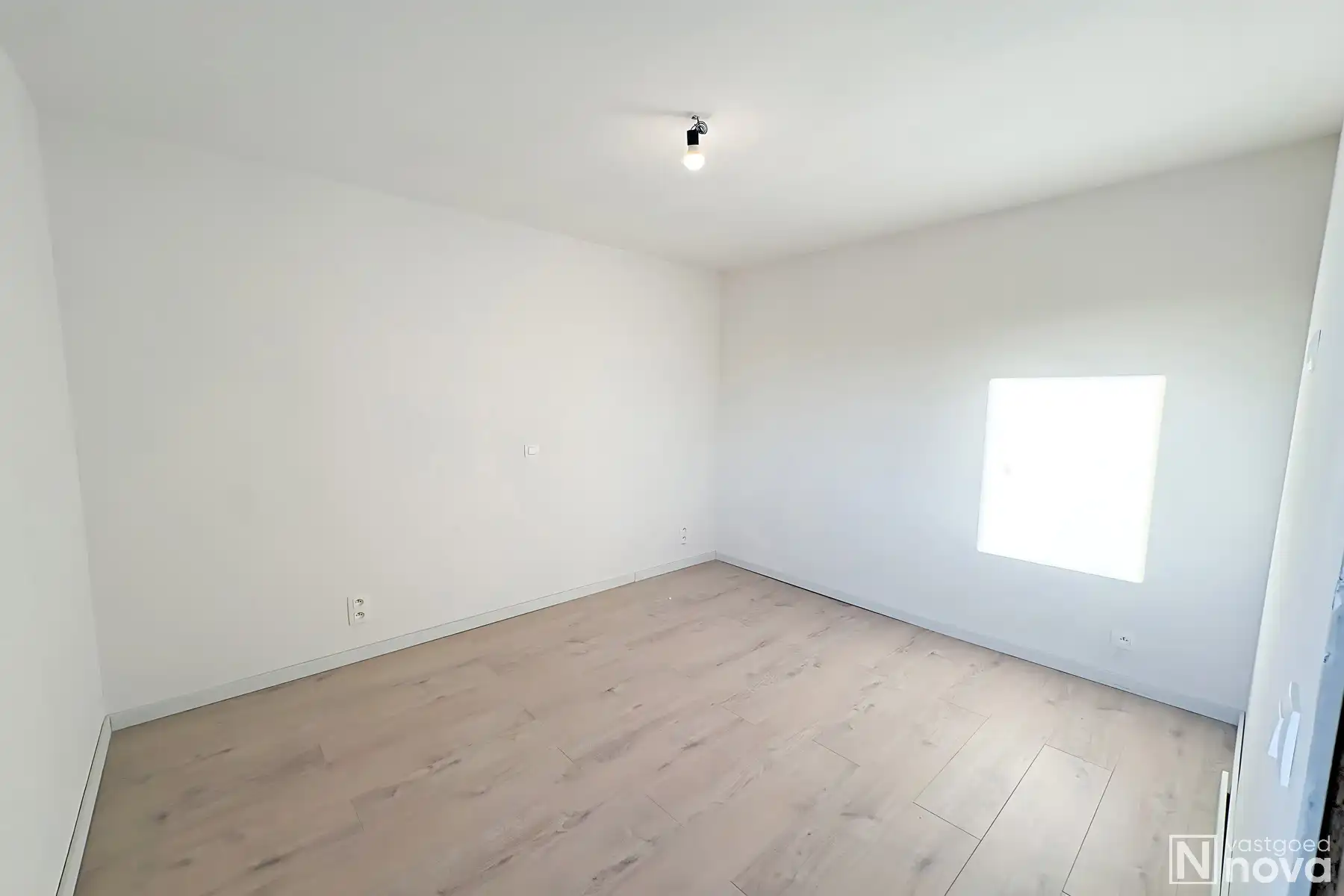 starterswoning - totaal vernieuwd - aankooppremie mogelijk foto 13