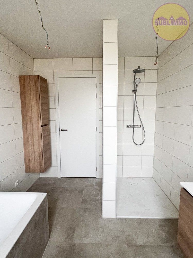 Nieuwbouwwoning met 3 slaapkamers op een perceel van 365m². foto 15