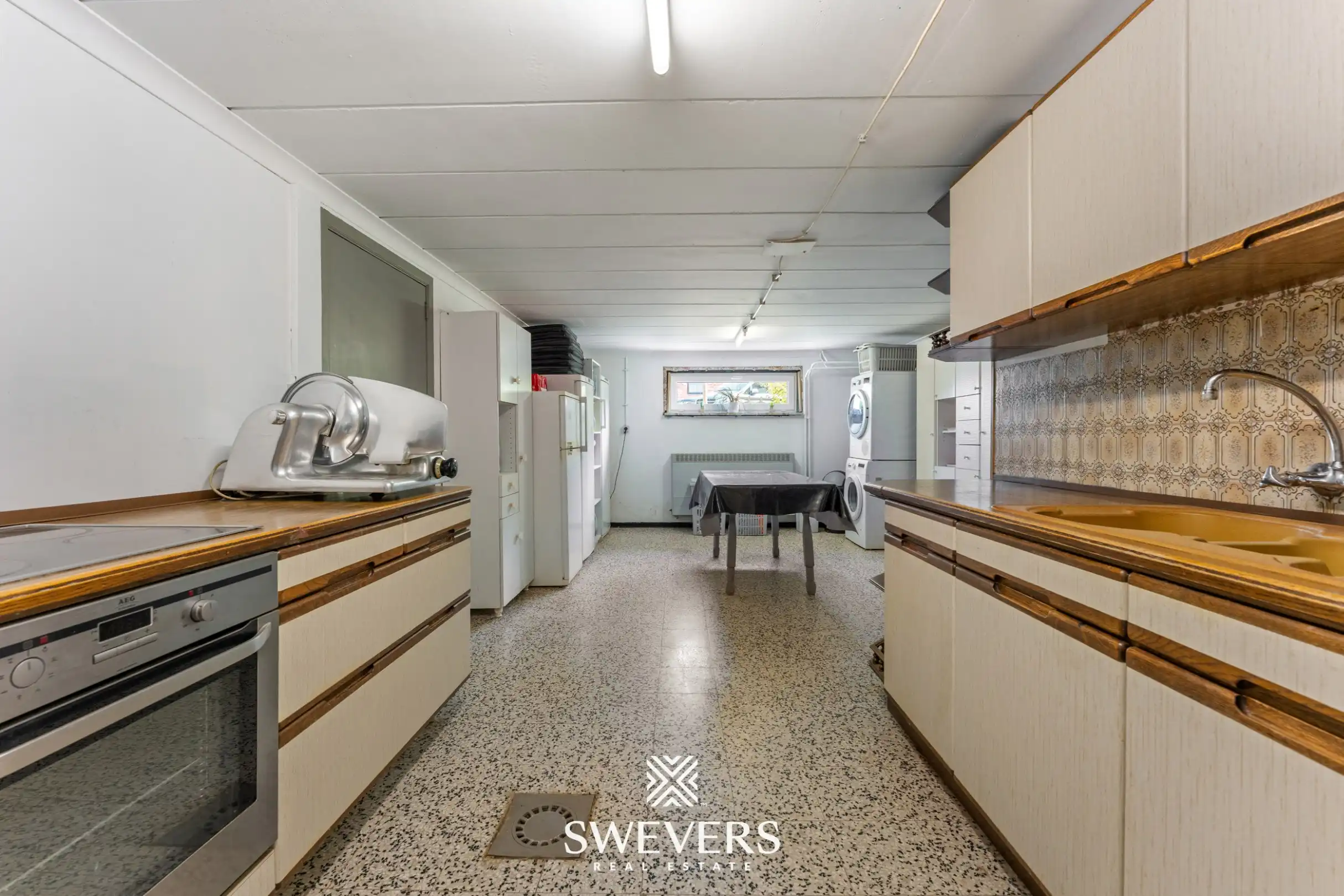 Ruime open bebouwing met 415 m² bewoonbare oppervlakte op 15a 50ca  foto 24