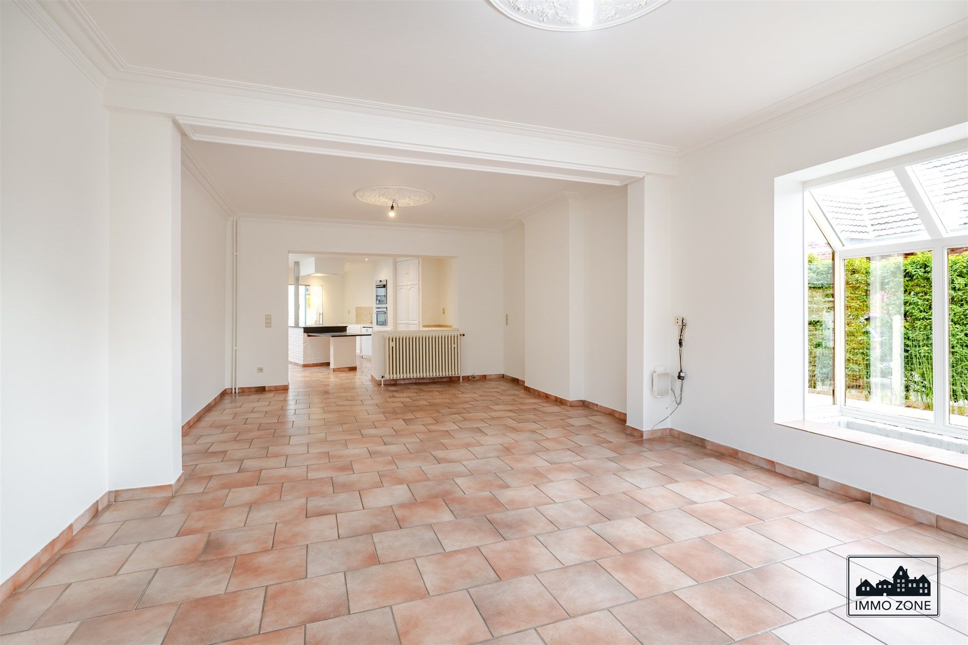 Lichtrijke halfopen woning te Nieuwerkerken! foto 2