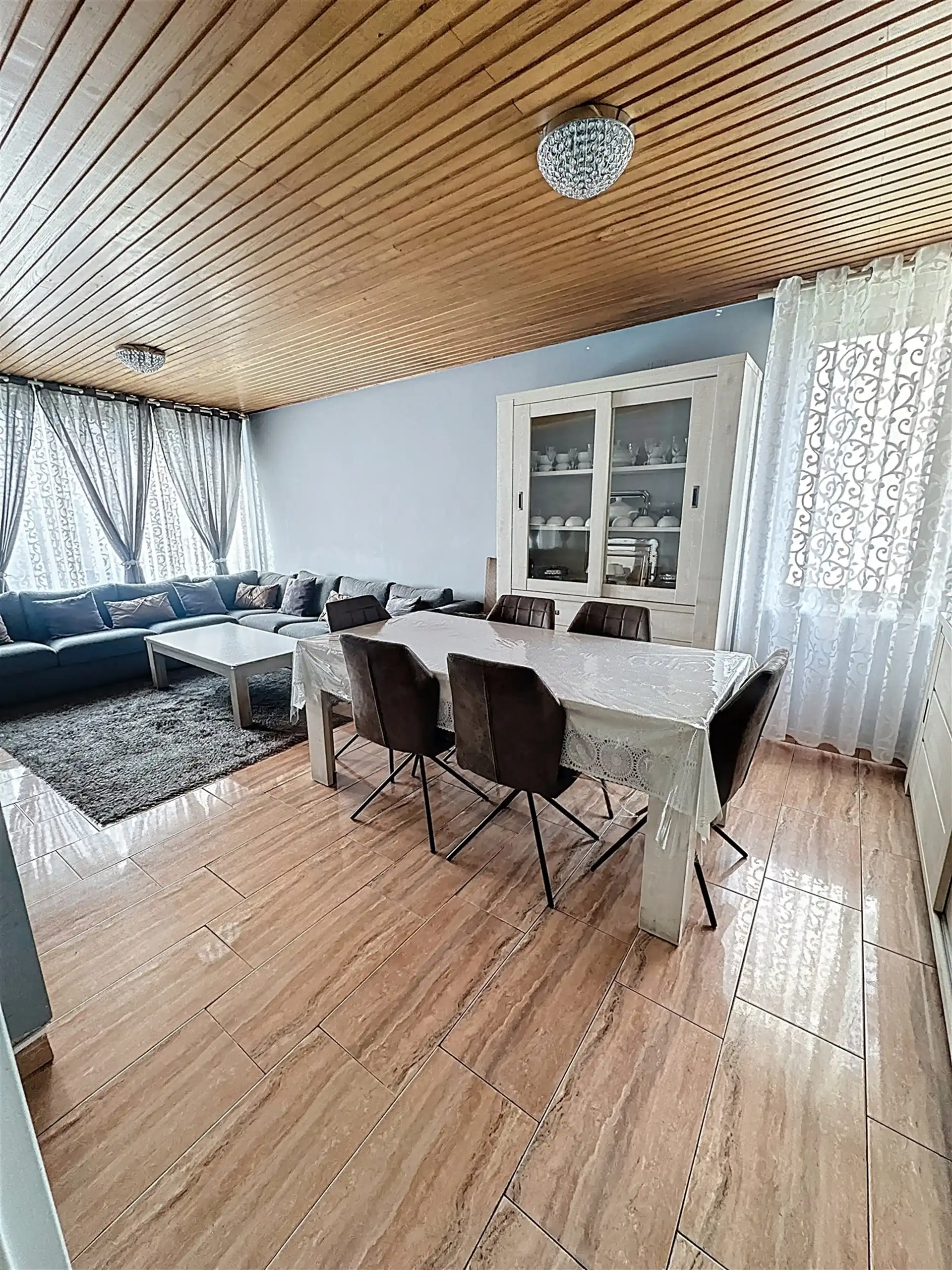 Appartement met 3 slaapkamers te koop in Borgerhout ! foto 2