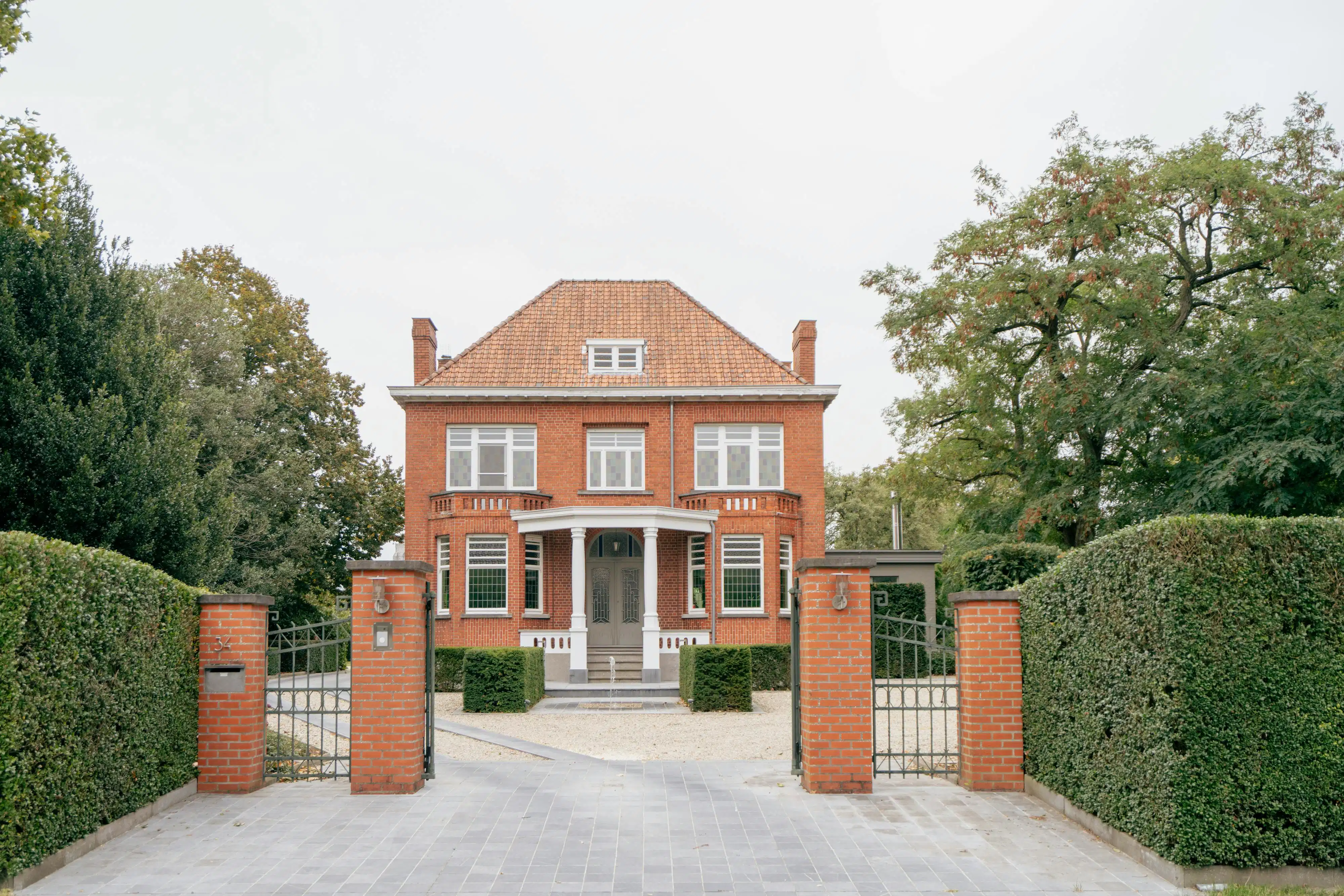 Prachtig art-deco huis op zeer gunstige ligging te Waregem foto 2
