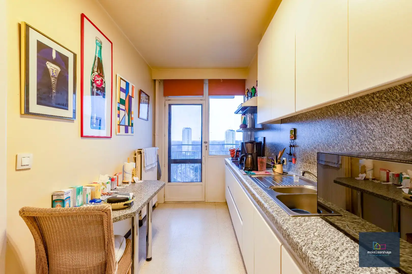 Ruim 2 slaapkamerappartement met garagebox nabij de Blaarmeersen foto 13