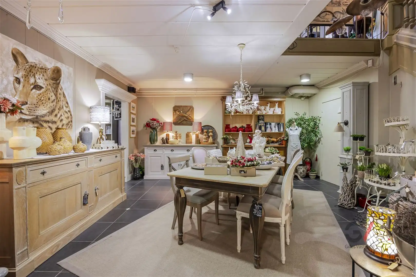 Commercieel gebouw op toplocatie foto 20