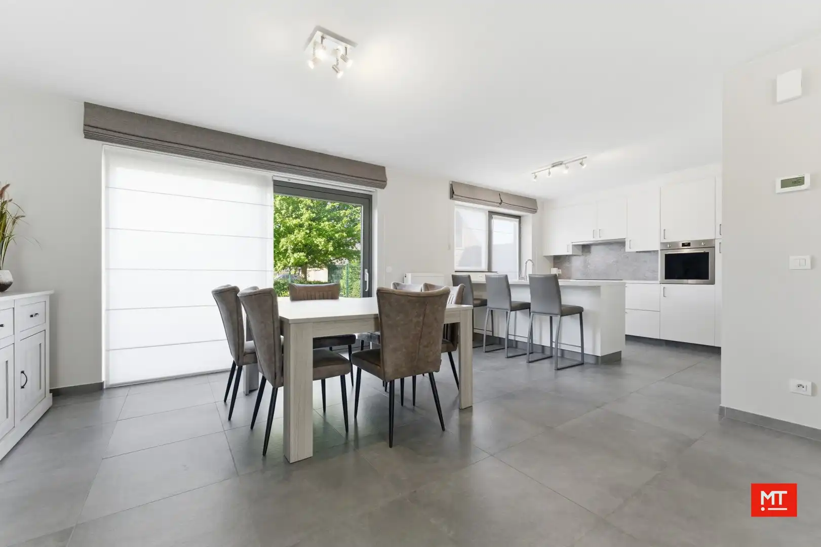 Recente, instapklare woning met 3 slpk, zonnige tuin en garage op het einde van een doodlopende straat in Langemark foto 3