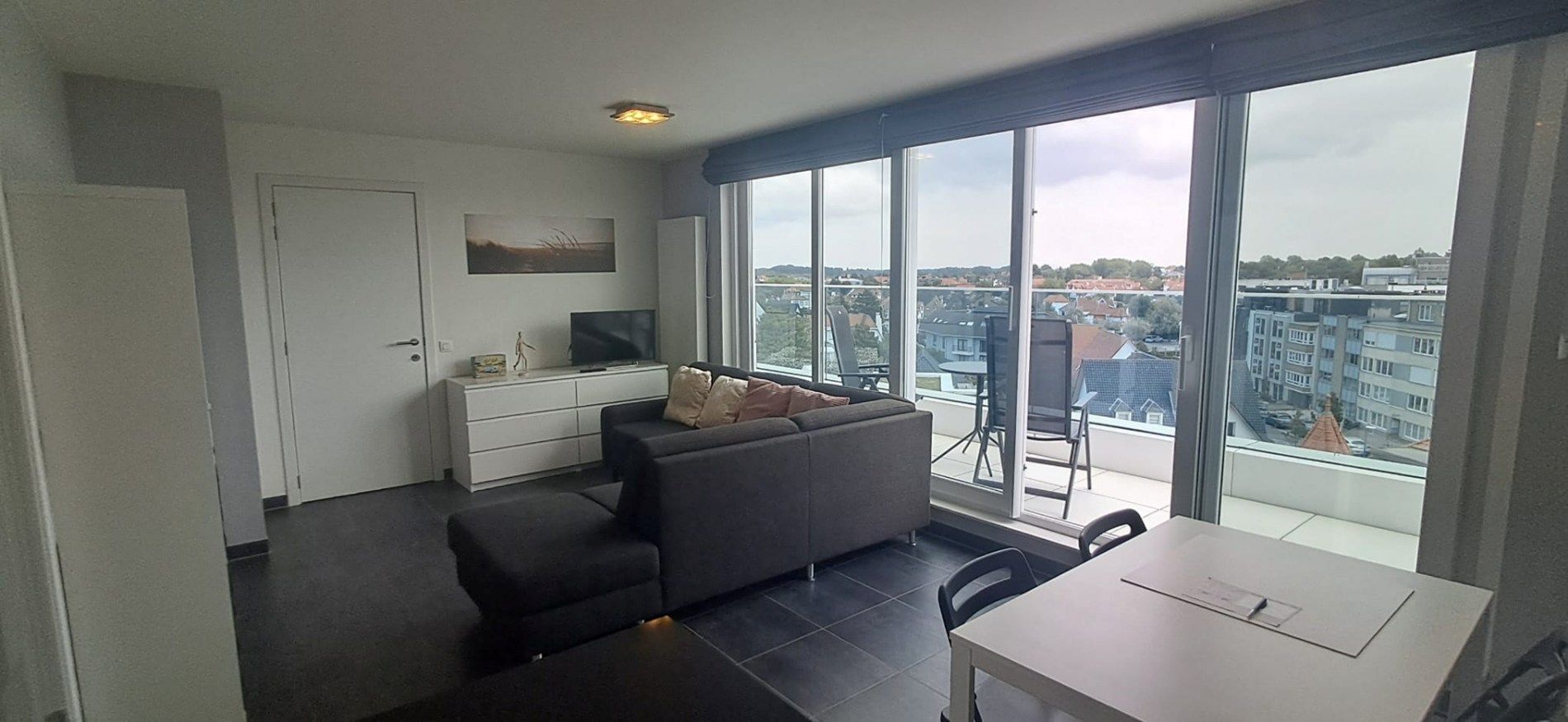PRACHTIG NIEUWBOUWAPPARTEMENT TE HUUR OP 100 M. VAN DE ZEEDIJK foto 2