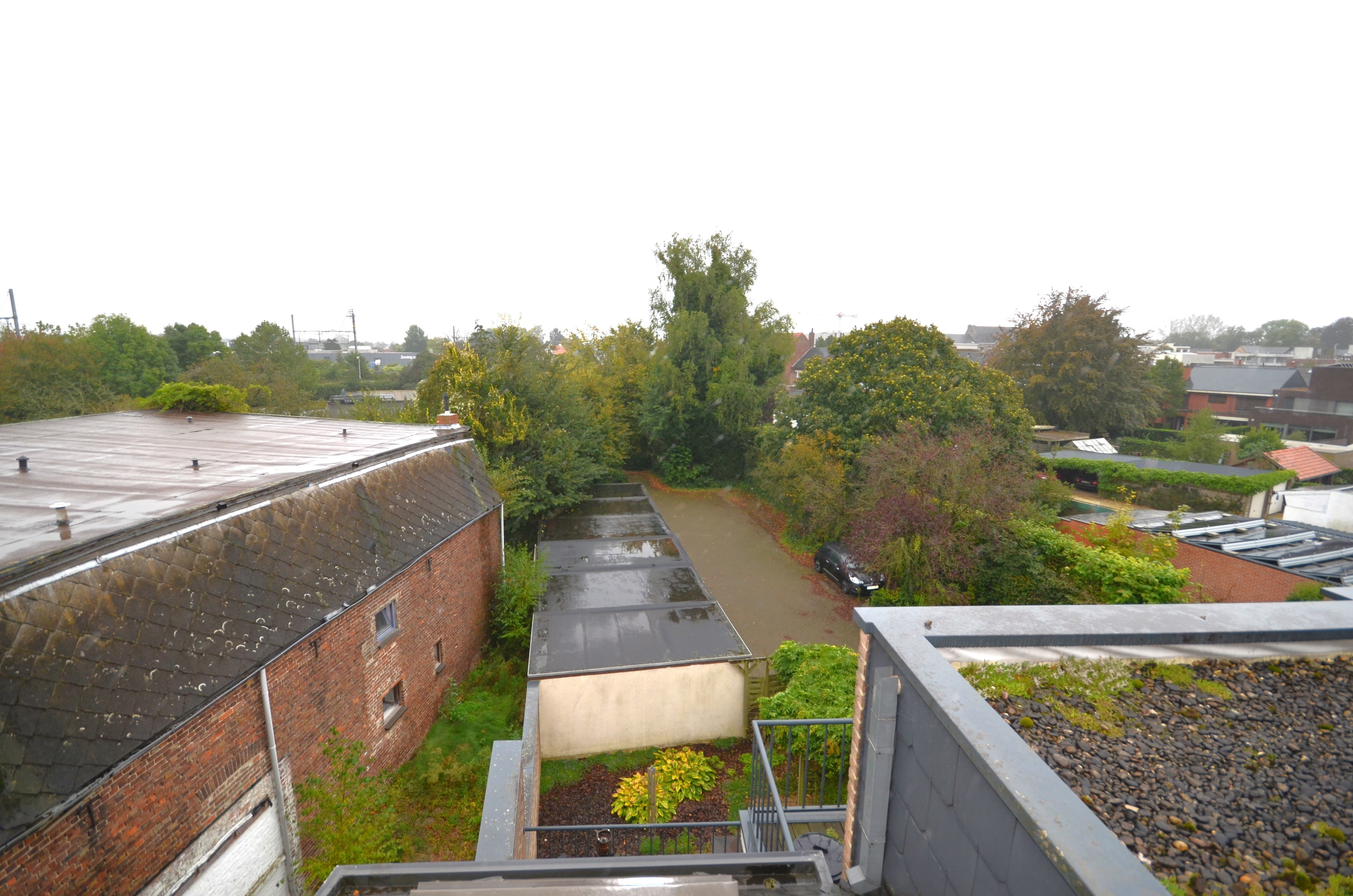 DAKAPPARTEMENT MET 1 SLAAPKAMER, FIJNE WOONKAMER EN AUTOSTAANPLAATS foto 16