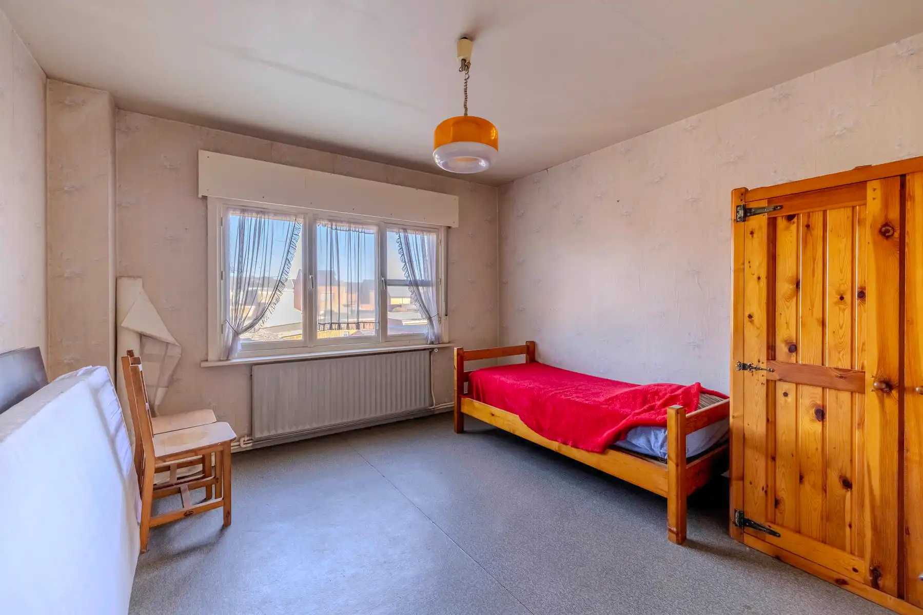 Te renoveren woning met 3 slpk, inpandige garage en tuin foto 17