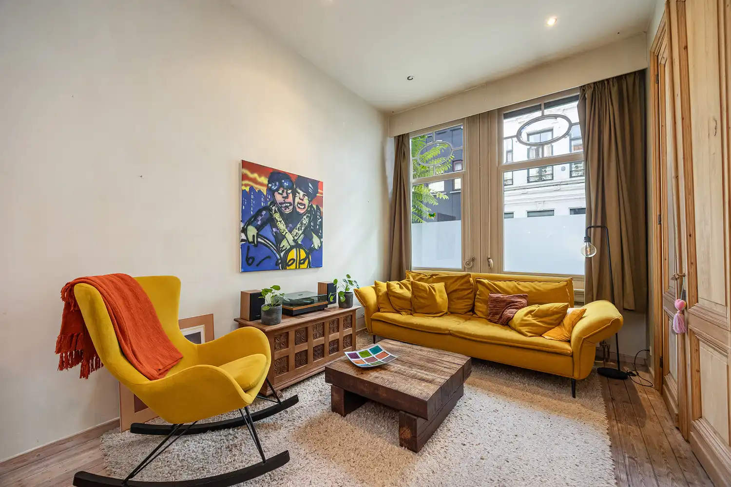 Karaktervol herenhuis met arte-déco aan de Dageraadplaats foto 6