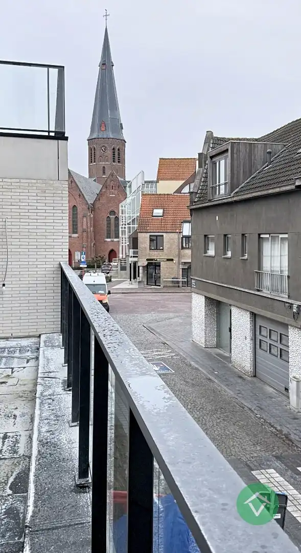 Volledig geschilderd Instapklaar appartement met garage in centrum Koekelare foto 13